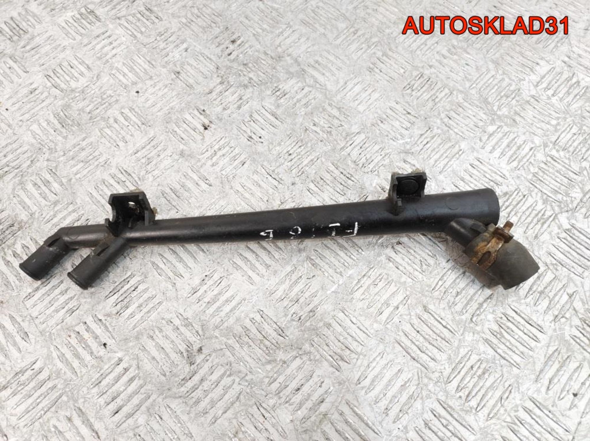 Трубка системы охлаждения Ford Focus 1 1,8 Бензин 98AB8274BF, 1200 рублей, Дубовое