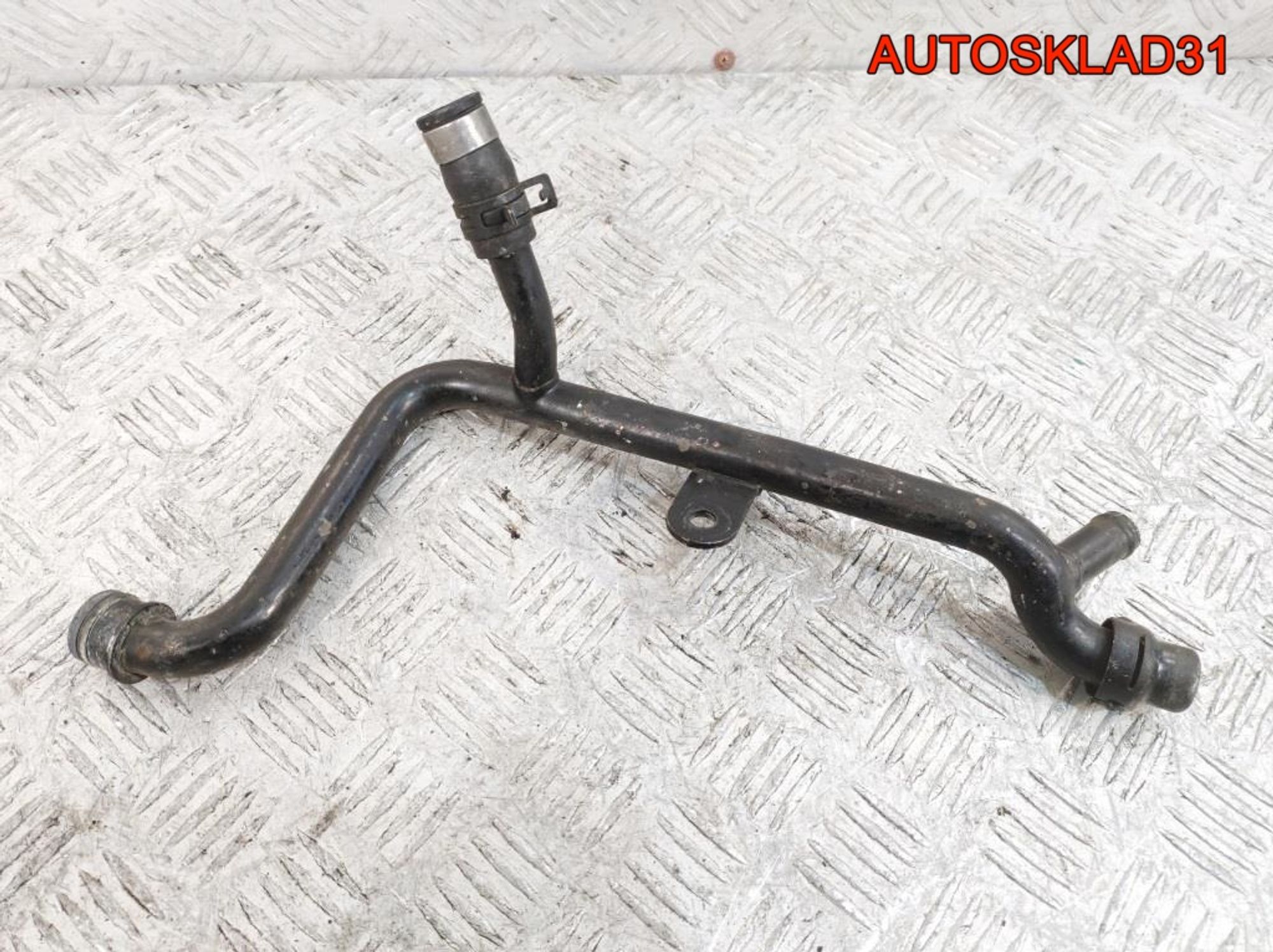 Трубка системы охлаждения VW Passat B5 1,6 Бензин 06B121065D, 600 рублей, Дубовое