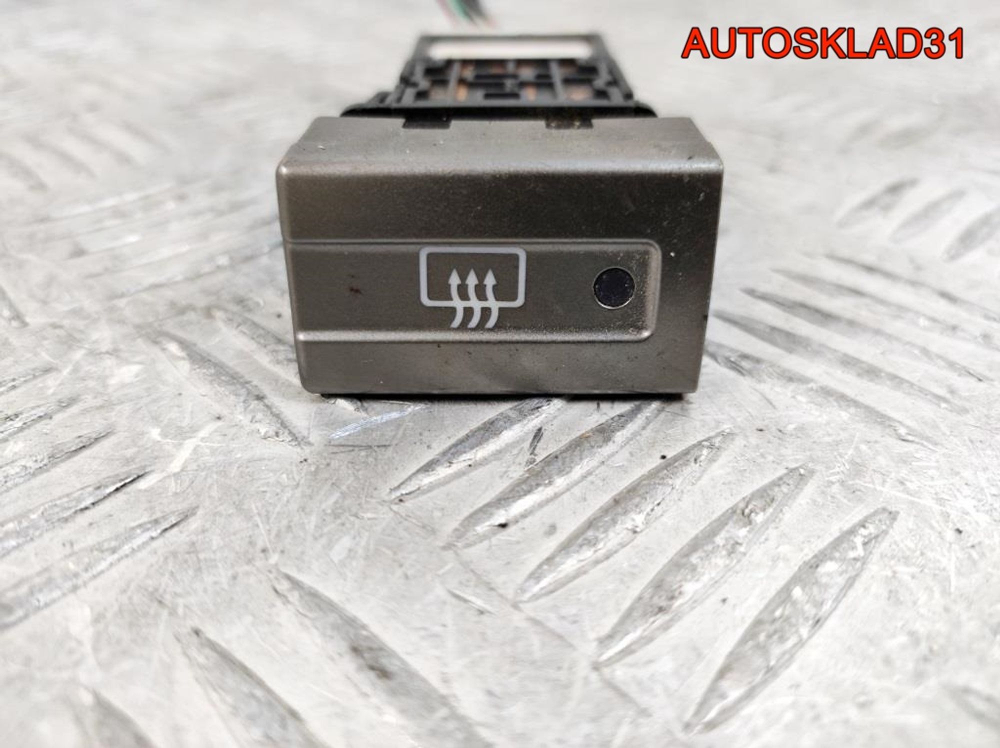 Кнопка обогрева заднего стекла Nissan X-Trail T30, 700 рублей, Дубовое