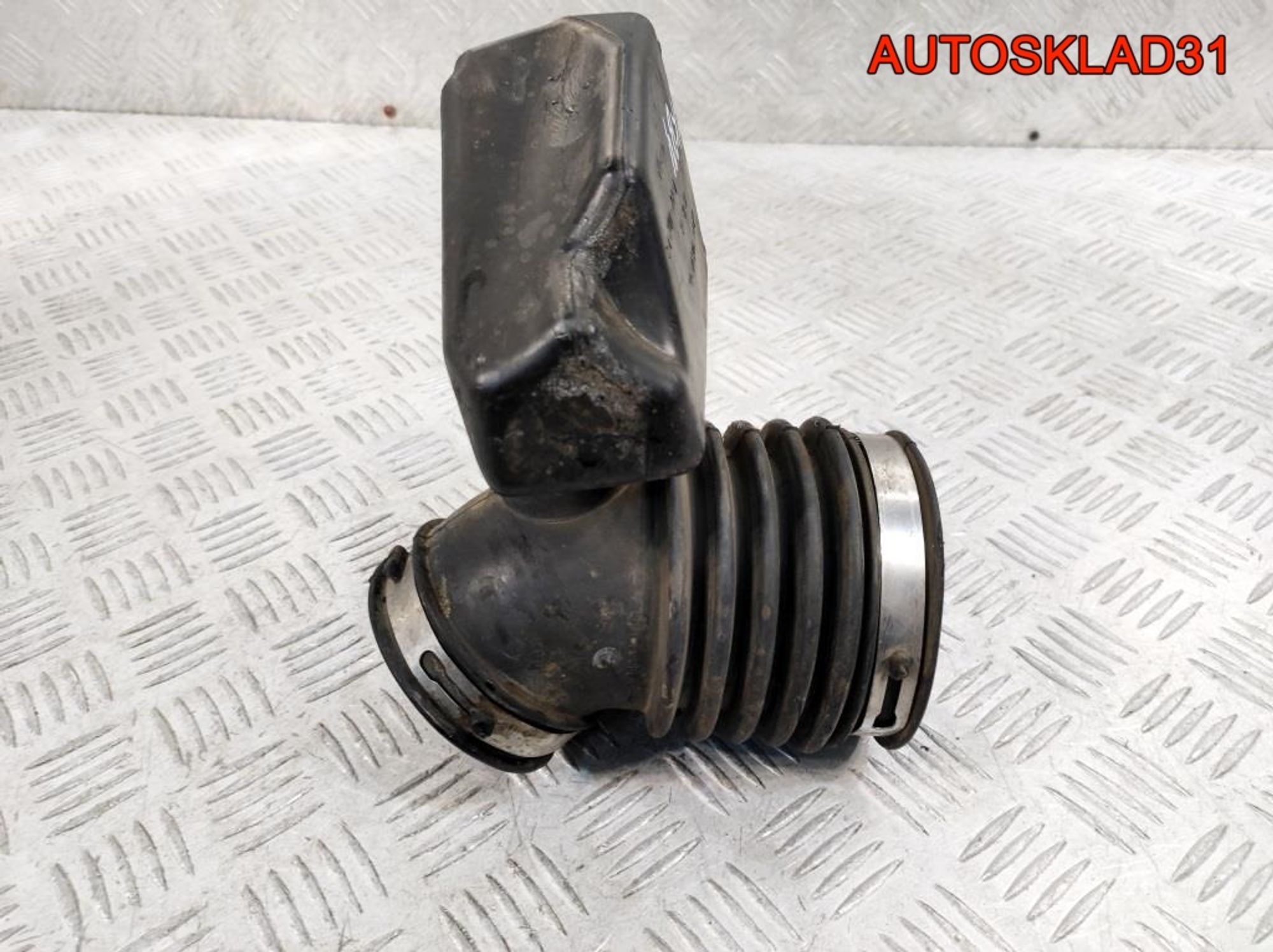 Резонатор воздушного фильтра Ford Maverick 2 3,0 7KB4 6L849F805BA, 900 рублей, Дубовое