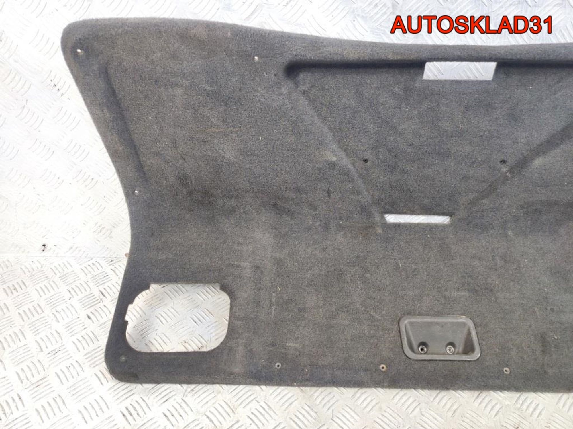 Обшивка крышки багажника Audi A8 D2 4D0867975, 1300 рублей, Дубовое