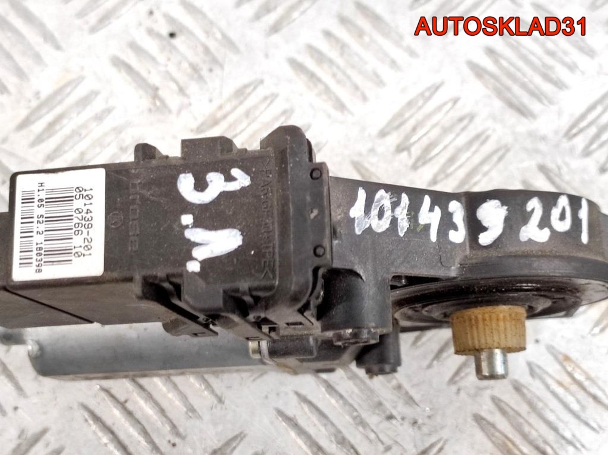 Моторчик стеклоподъемника зад левый VW Passat B5 101439201, 800 рублей, Дубовое