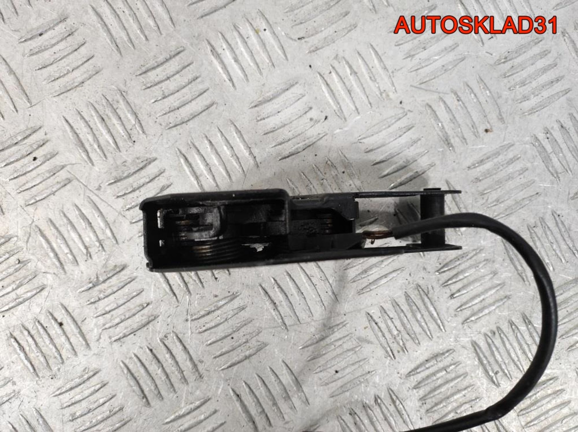 Замок капота Audi A4 B7 8E0823509D, 1800 рублей, Дубовое