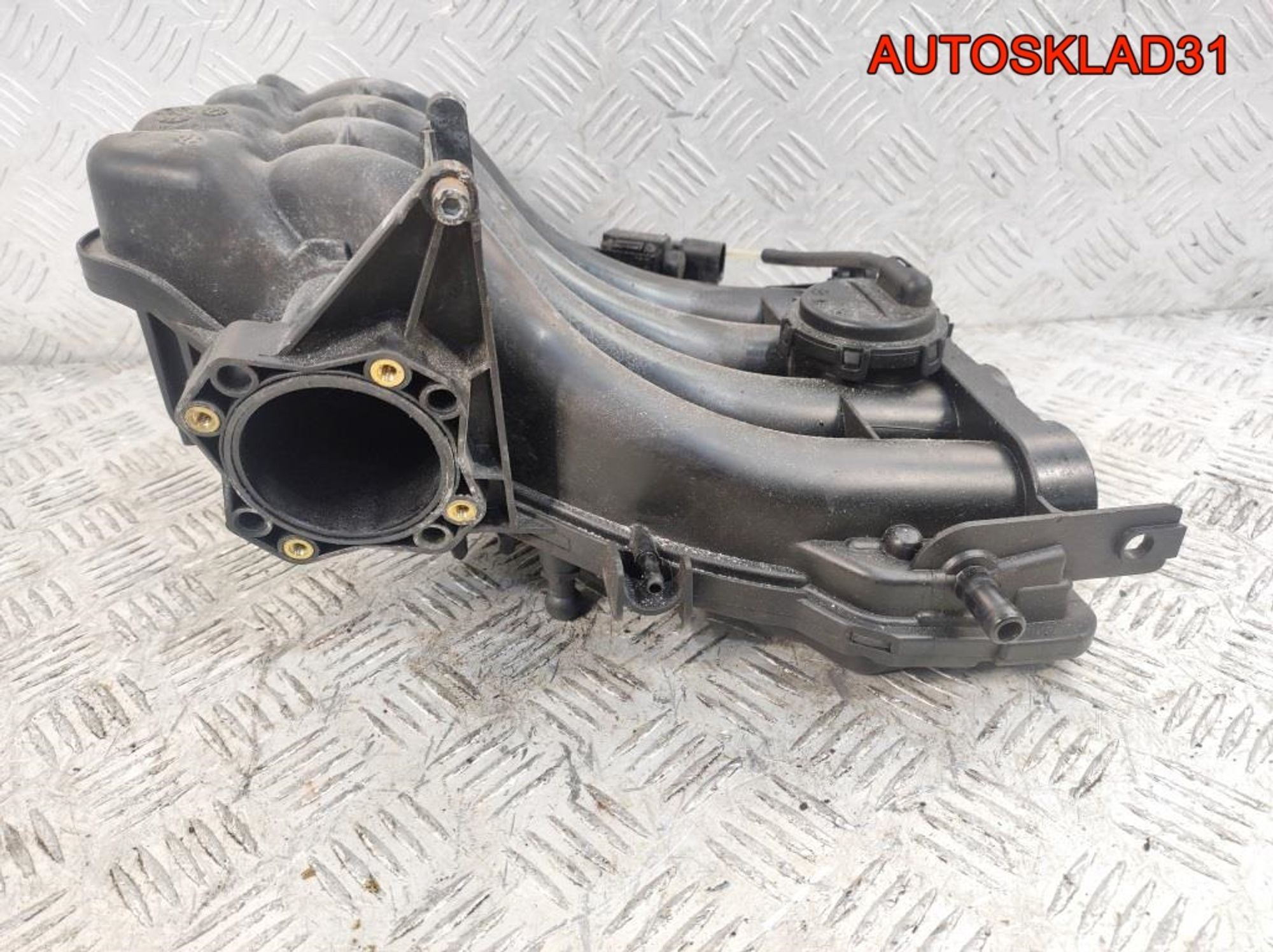 Коллектор впускной верхняя часть VW Golf 4 1,6 BFQ 06A133203BM, 8000 рублей, Дубовое