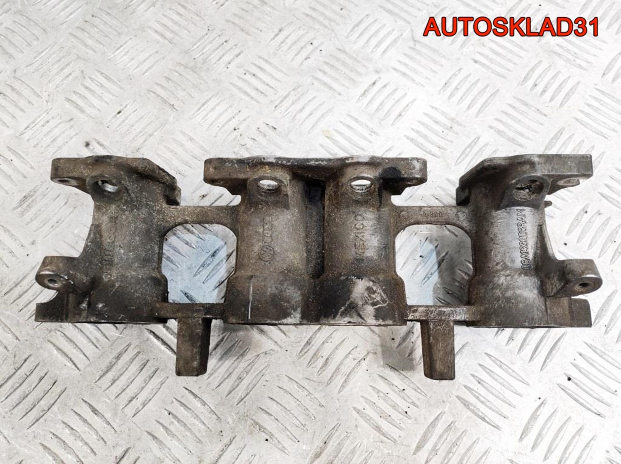 Коллектор впускной VW Golf 4 2,0 Бензин 06A133206R, 900 рублей, Дубовое