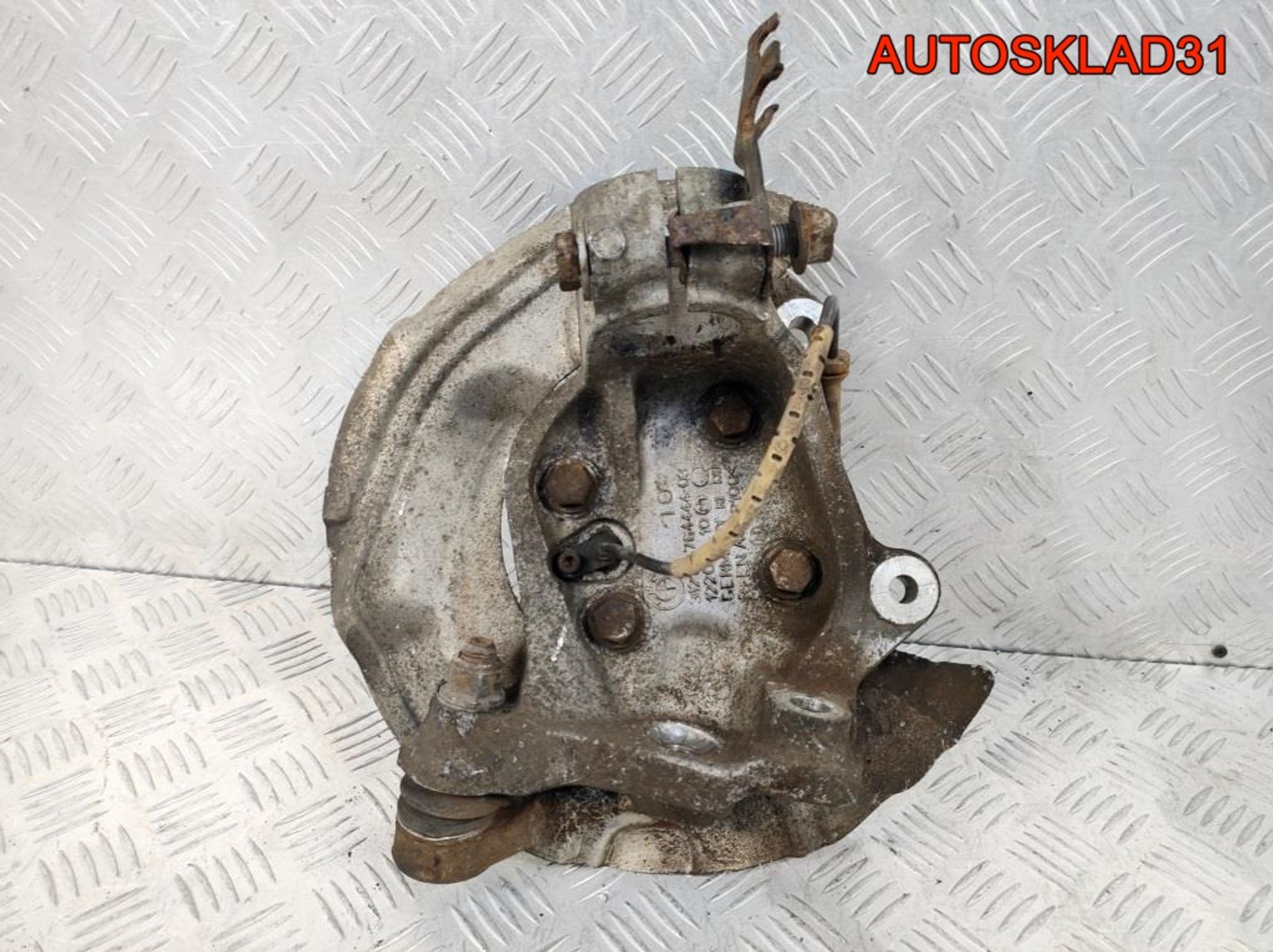 Кулак поворотный перед правый BMW E90 31216764444, 3300 рублей, Дубовое