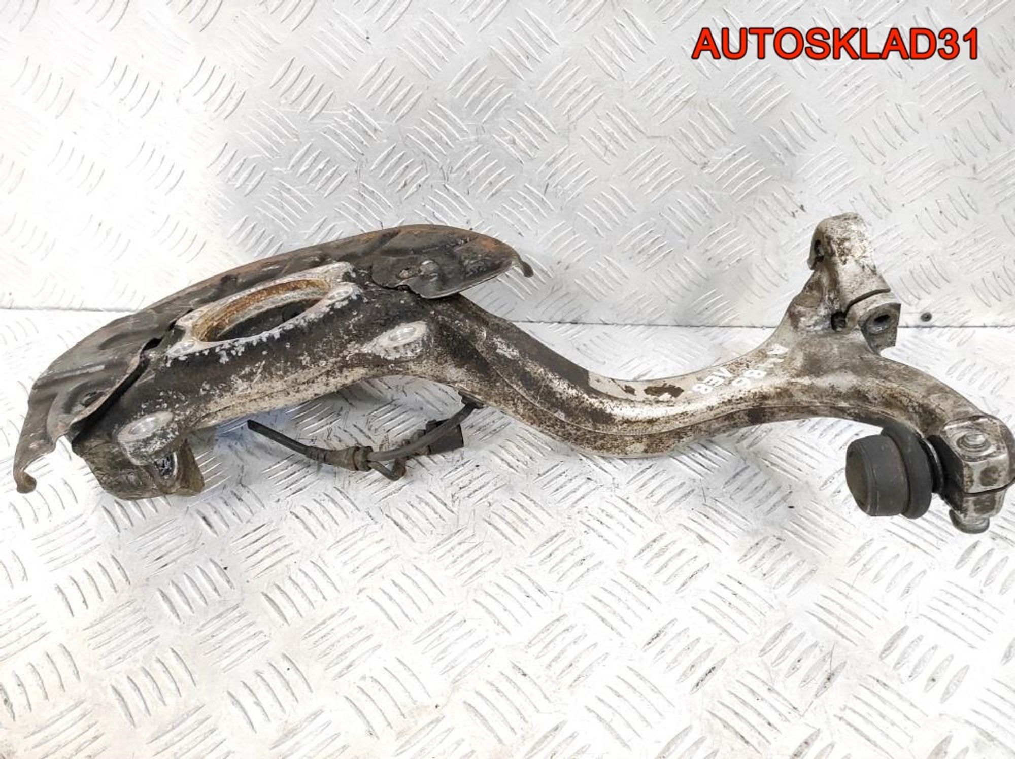 Кулак поворотный передний левый Audi A4 B6 8E0407241E, 12000 рублей, Дубовое