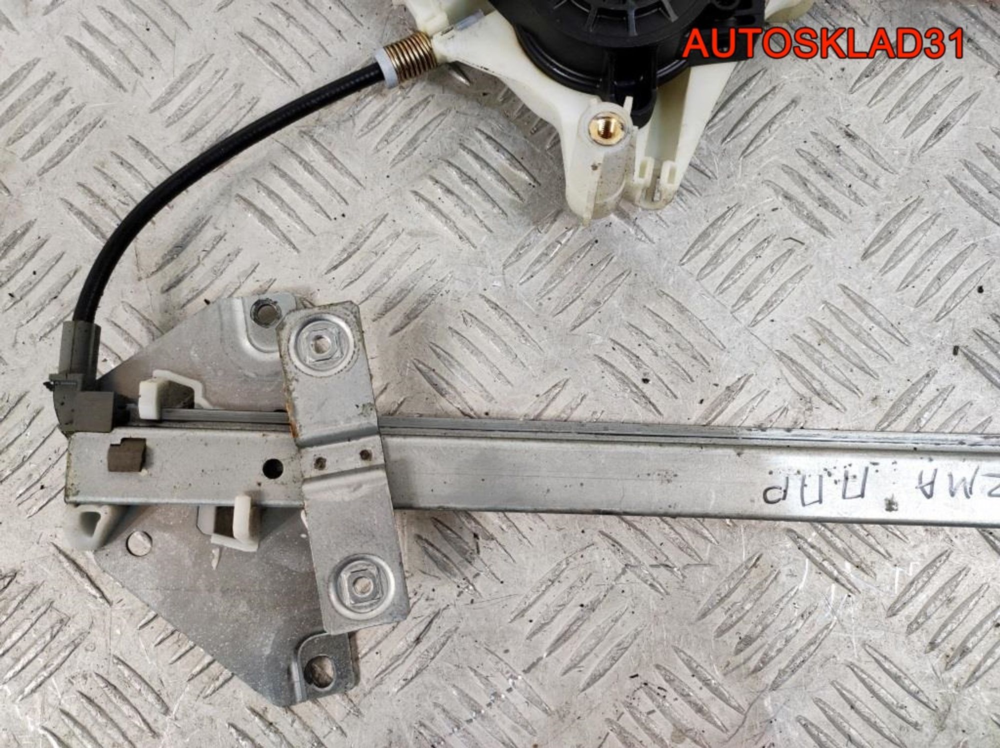 Стеклоподъемник перед правый Mitsubishi Carisma DA, 2300 рублей, Дубовое