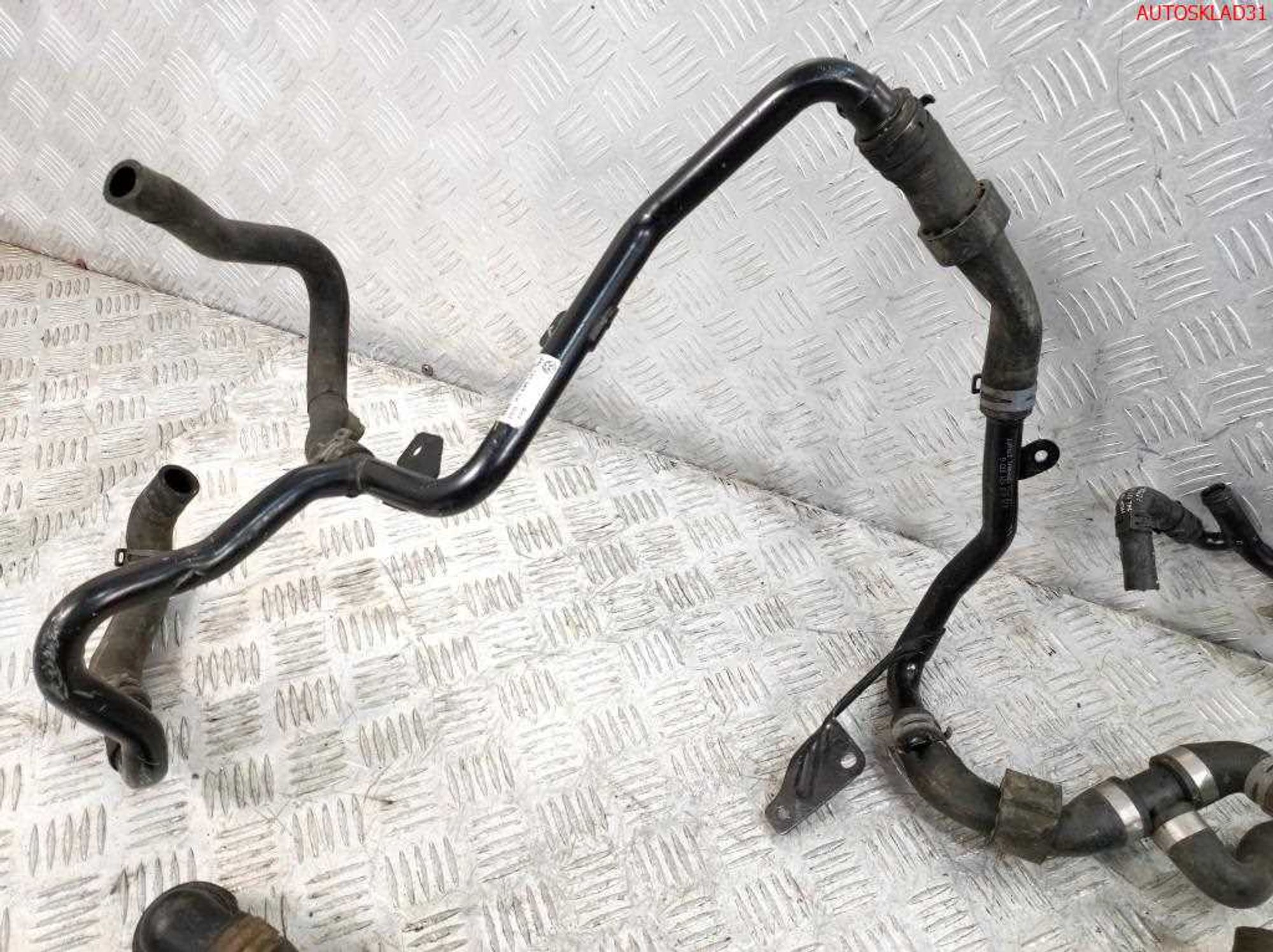 Трубка системы охлаждения Skoda Rapid 1,6 CXM Дизель 6C122051AC, 6000 рублей, Дубовое