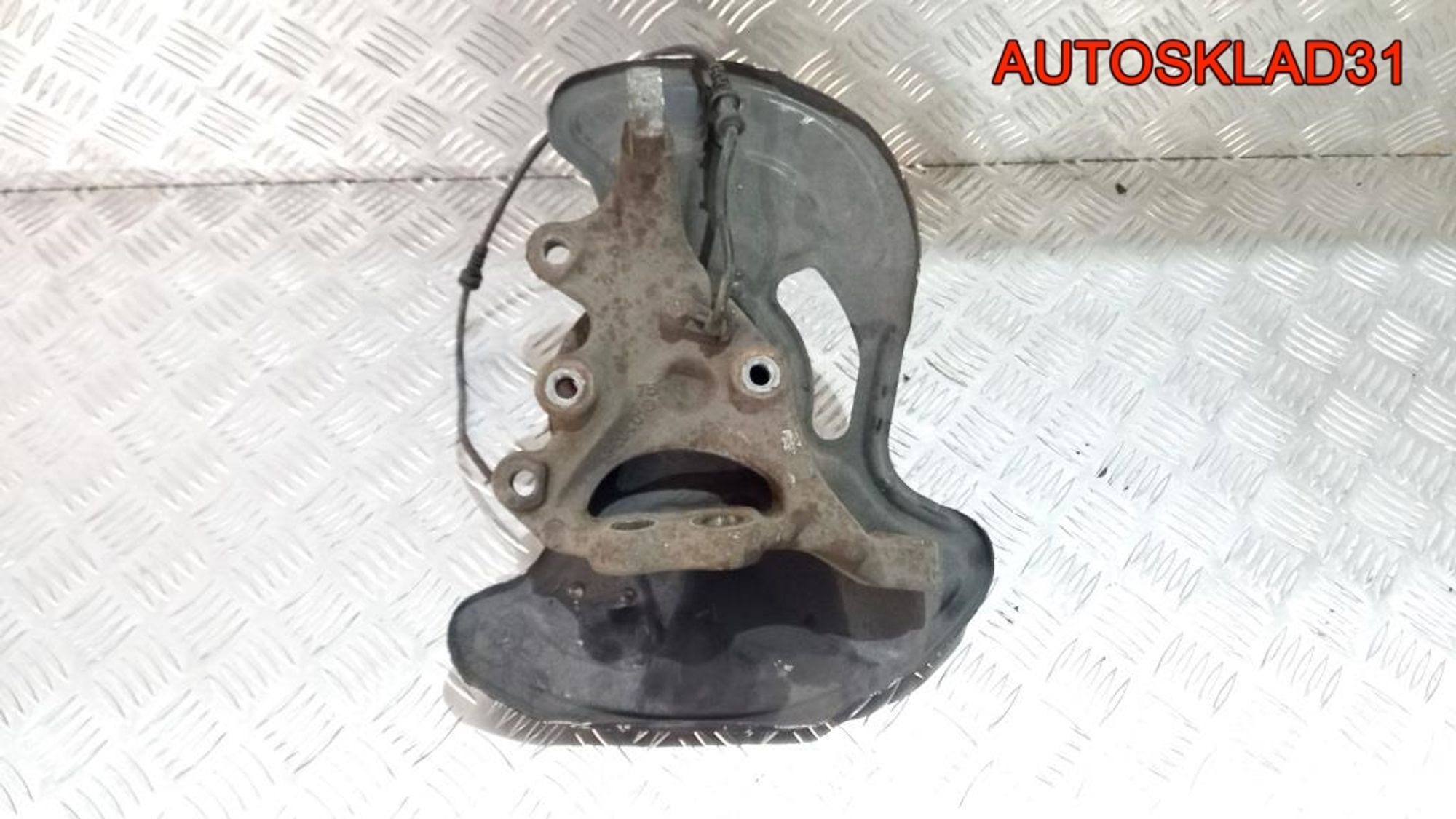 Кулак поворотный передний левый Комплект Mercedes-Benz W204 А2043320101, 3500 рублей, Дубовое
