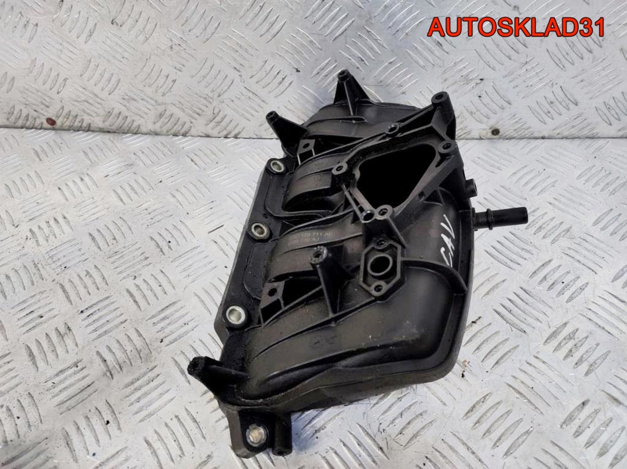 Коллектор впускной VW Tiguan CAV 03C129711AE, 3700 рублей, Дубовое