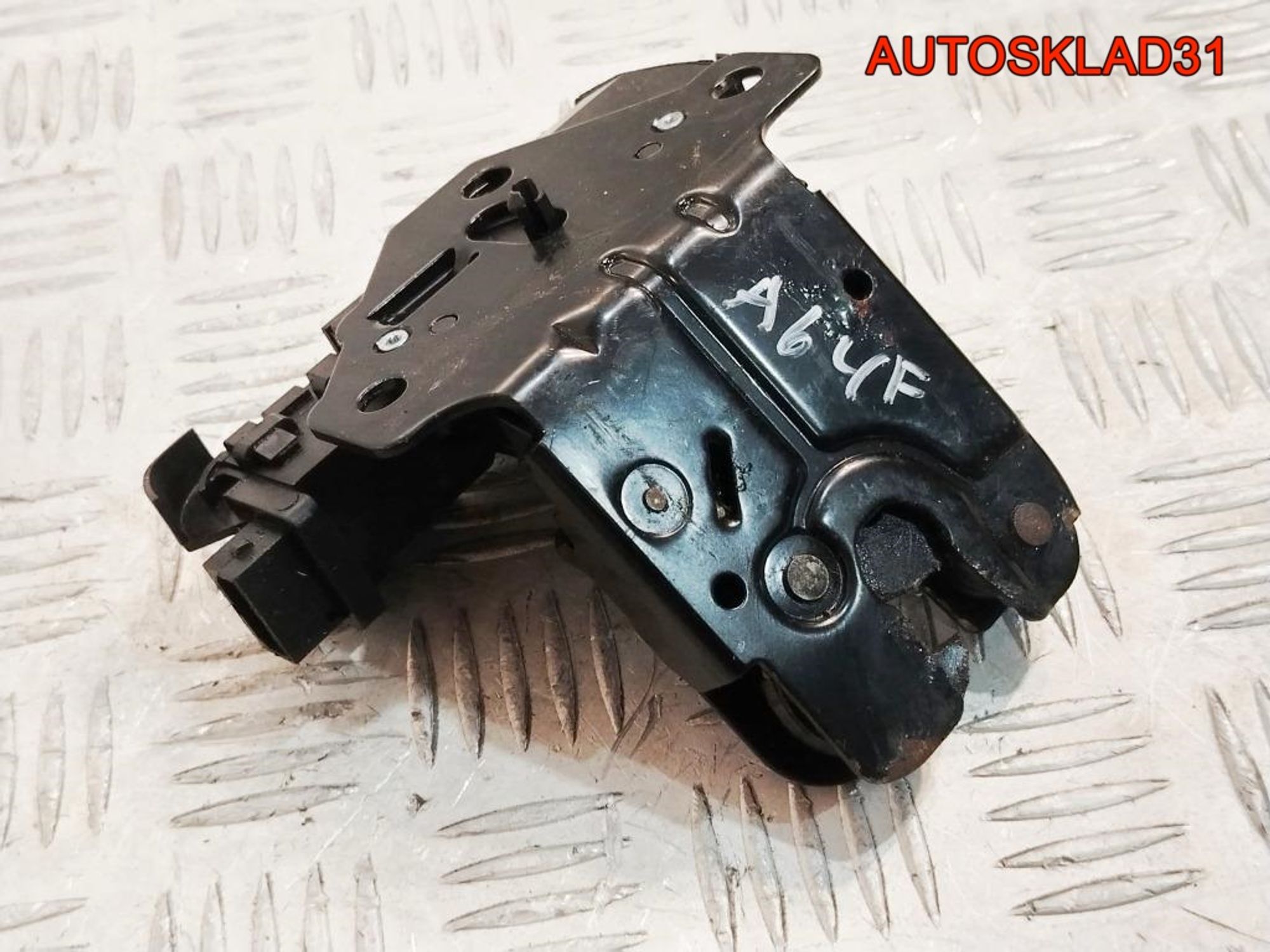 Замок двери багажника Audi A6 C6 Универсал 8P4827505B, 1500 рублей, Дубовое