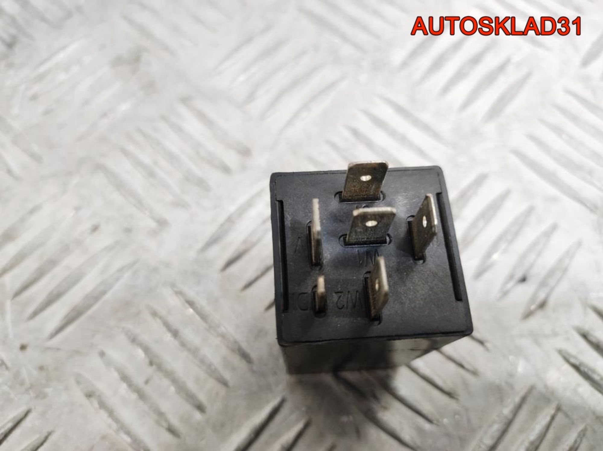 Реле сервотроника 640 Audi A4 B7 8E0907307D, 1400 рублей, Дубовое