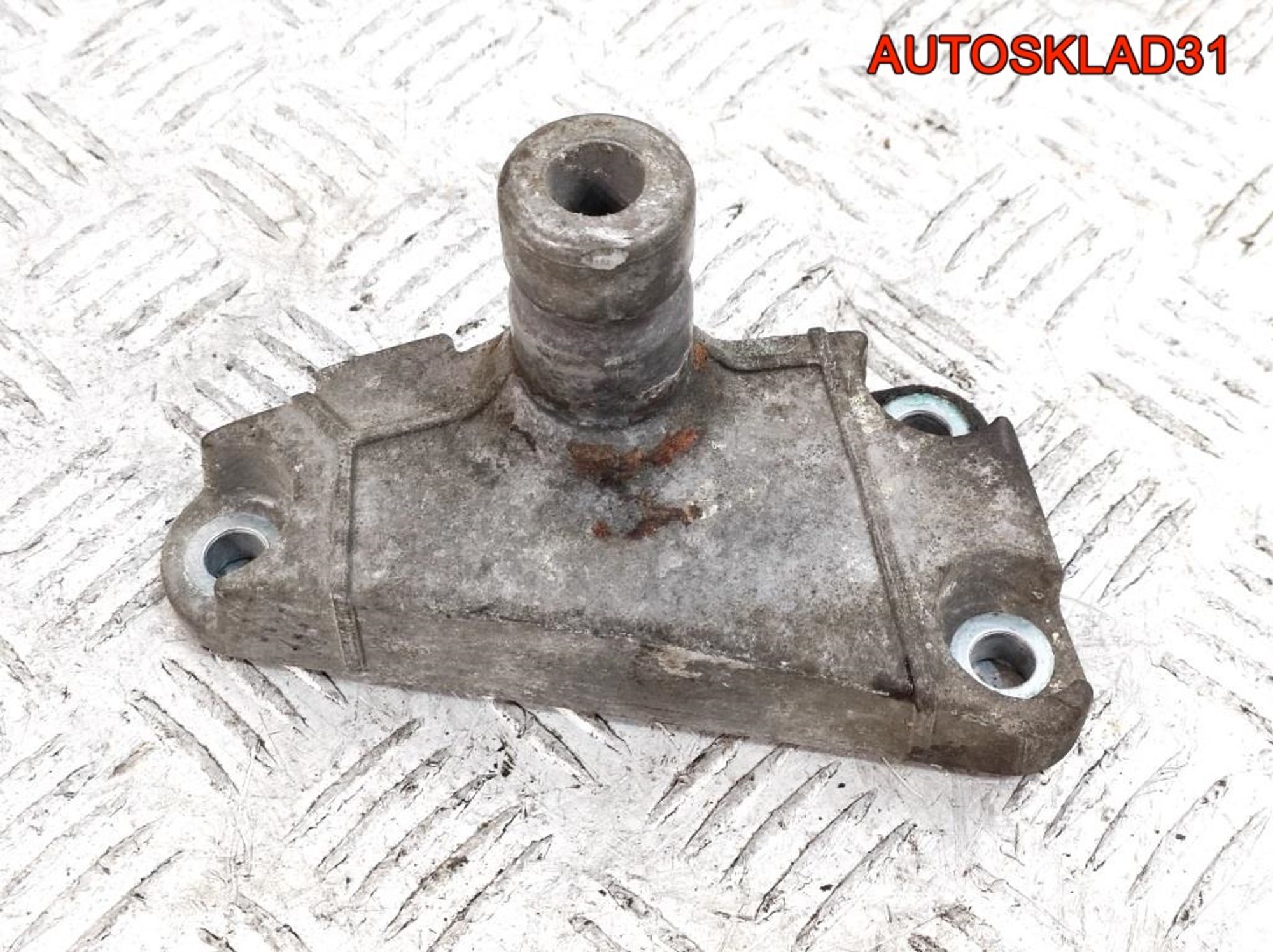 Кронштейн двигателя VW Passat B5+ 2,3 AZX Бензин 3B0199343A, 1000 рублей, Дубовое