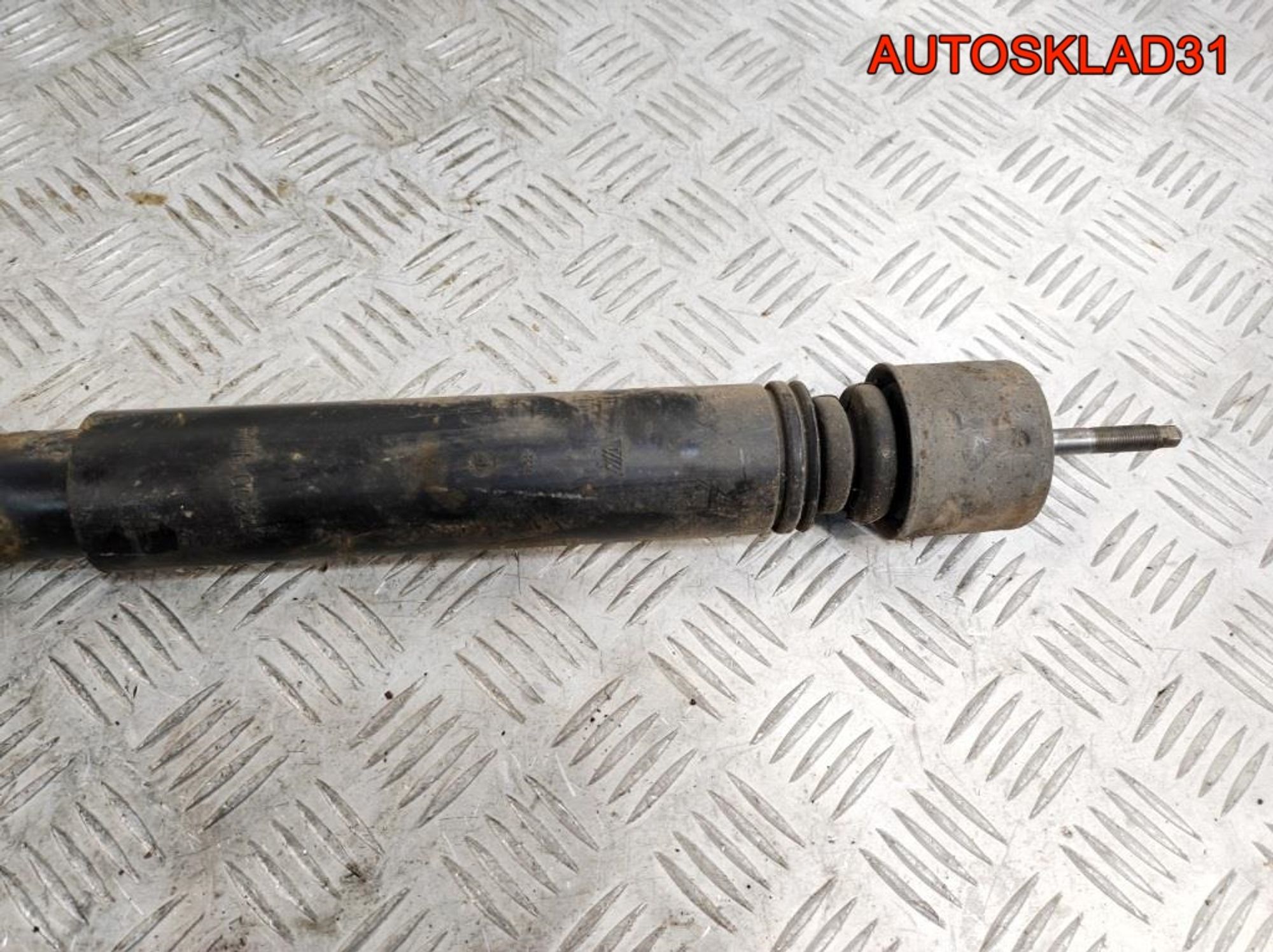 Амортизатор задний Nissan Note E11 562009U000, 900 рублей, Дубовое