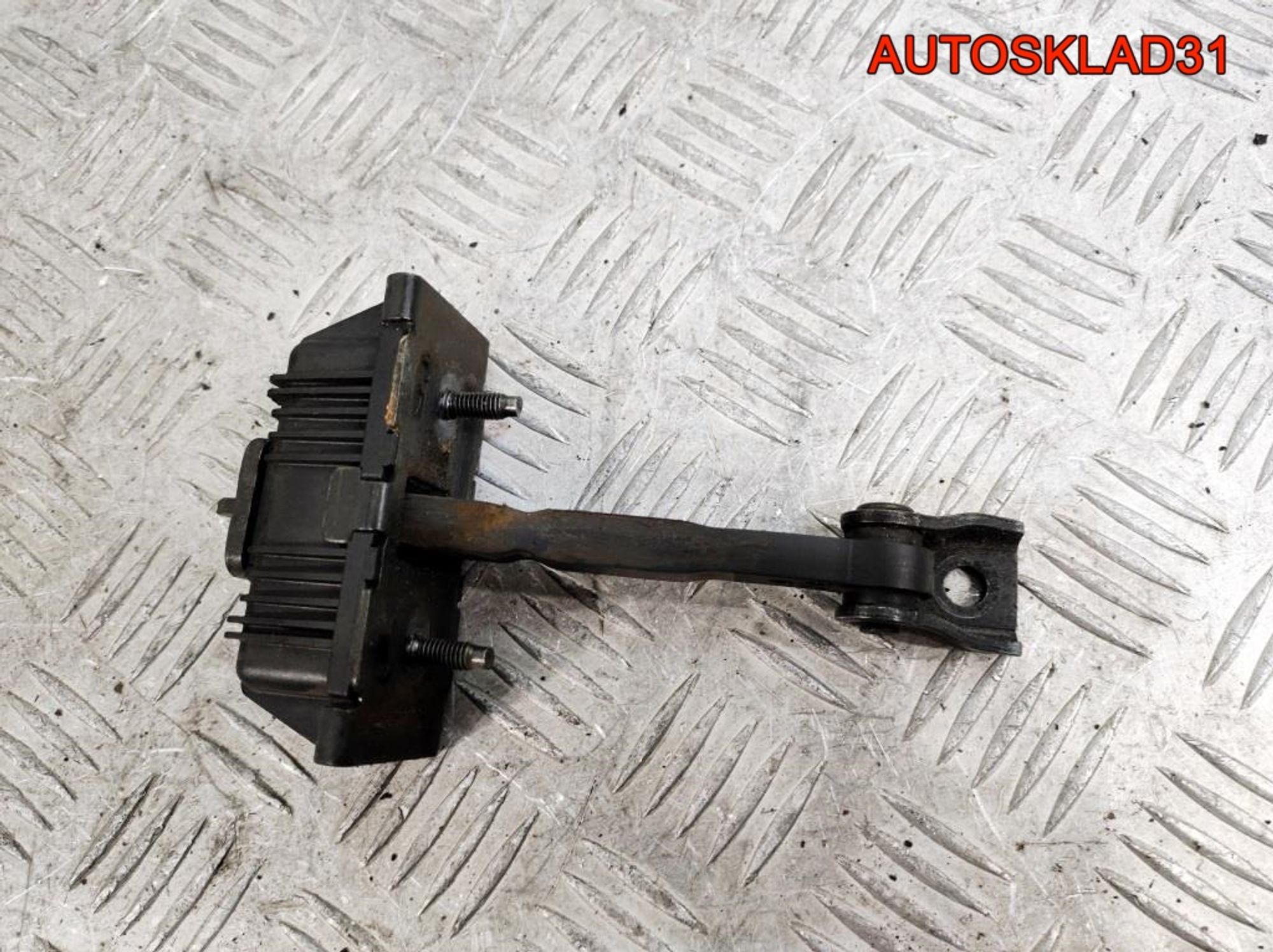 Ограничитель двери передней Toyota Avensis T250 6861005040, 900 рублей, Дубовое
