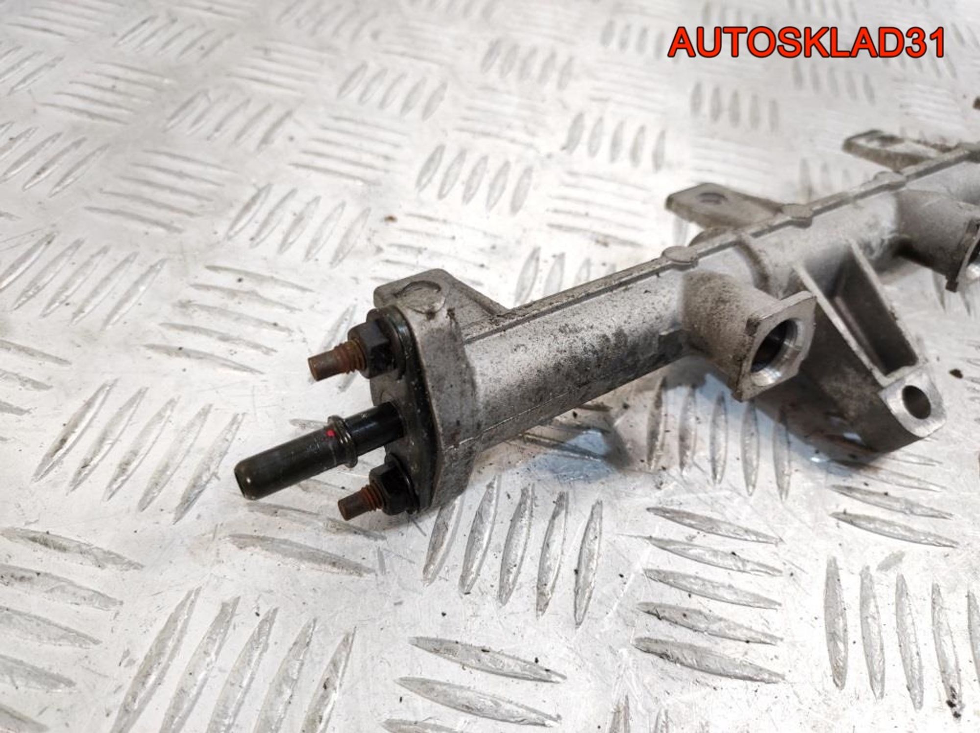 Рейка топливная Hyundai Getz 1,4 G4EE 3534026900, 500 рублей, Дубовое