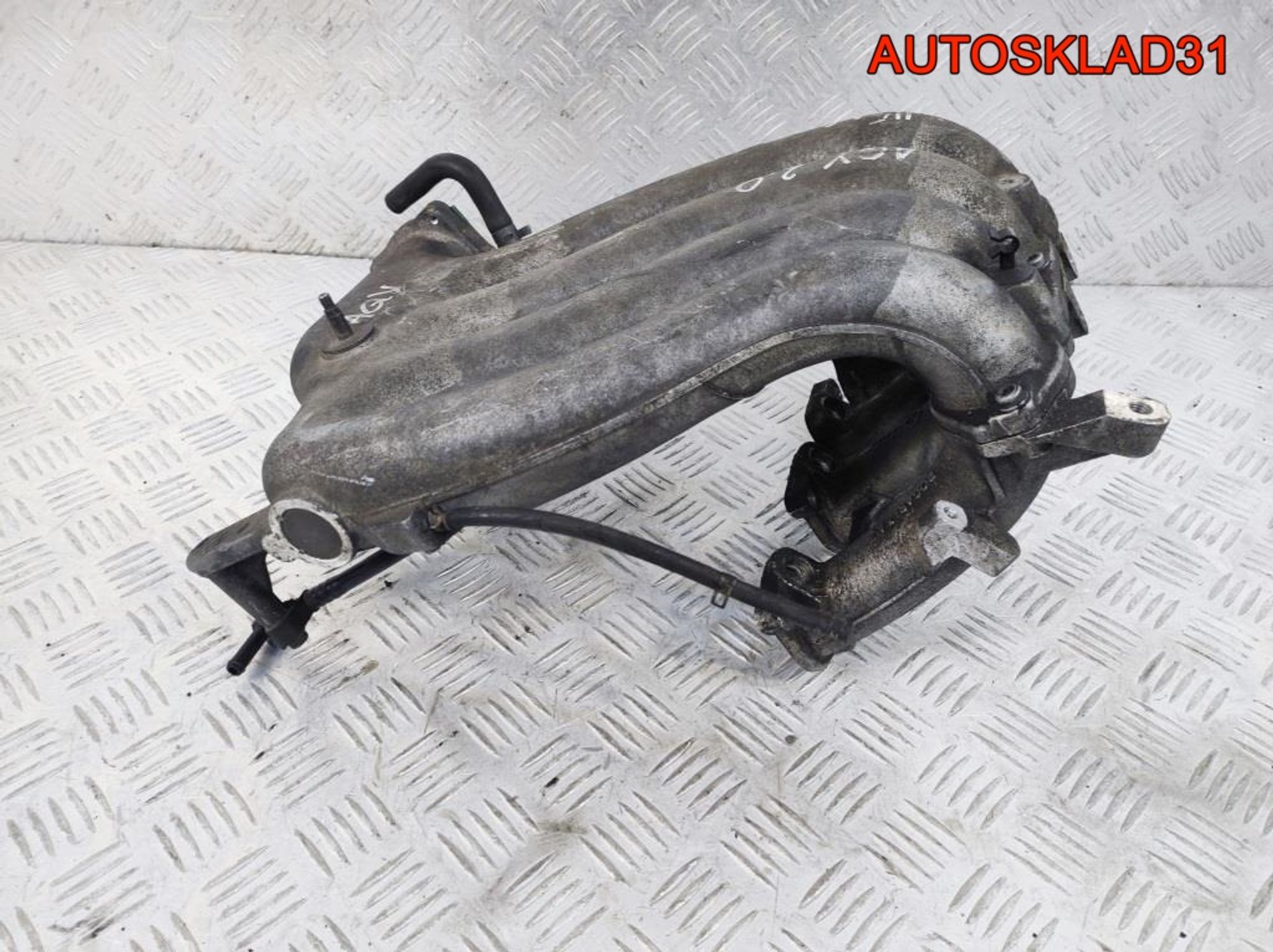 Коллектор впускной VW Golf 4 2.0 AQY 06A133223N, 900 рублей, Дубовое