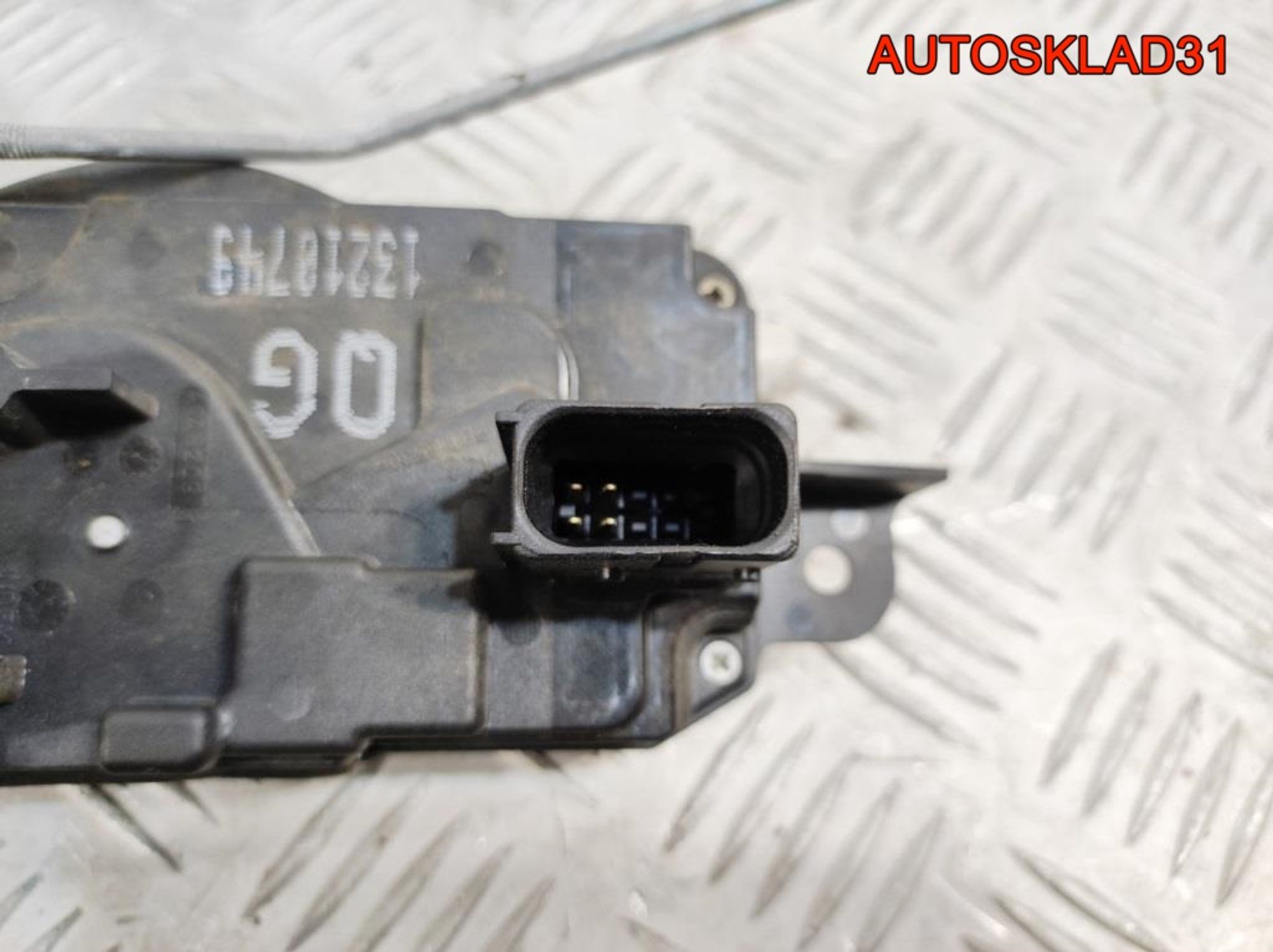 Замок двери передней правой Opel Astra H 13210749, 2300 рублей, Дубовое