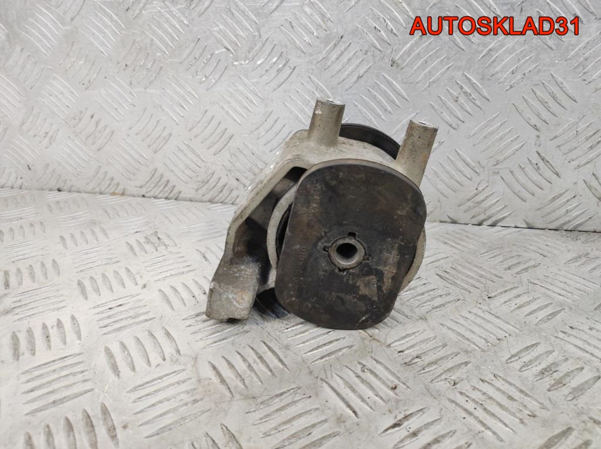 Опора двигателя левая Hyundai Getz 218351C250, 1300 рублей, Дубовое