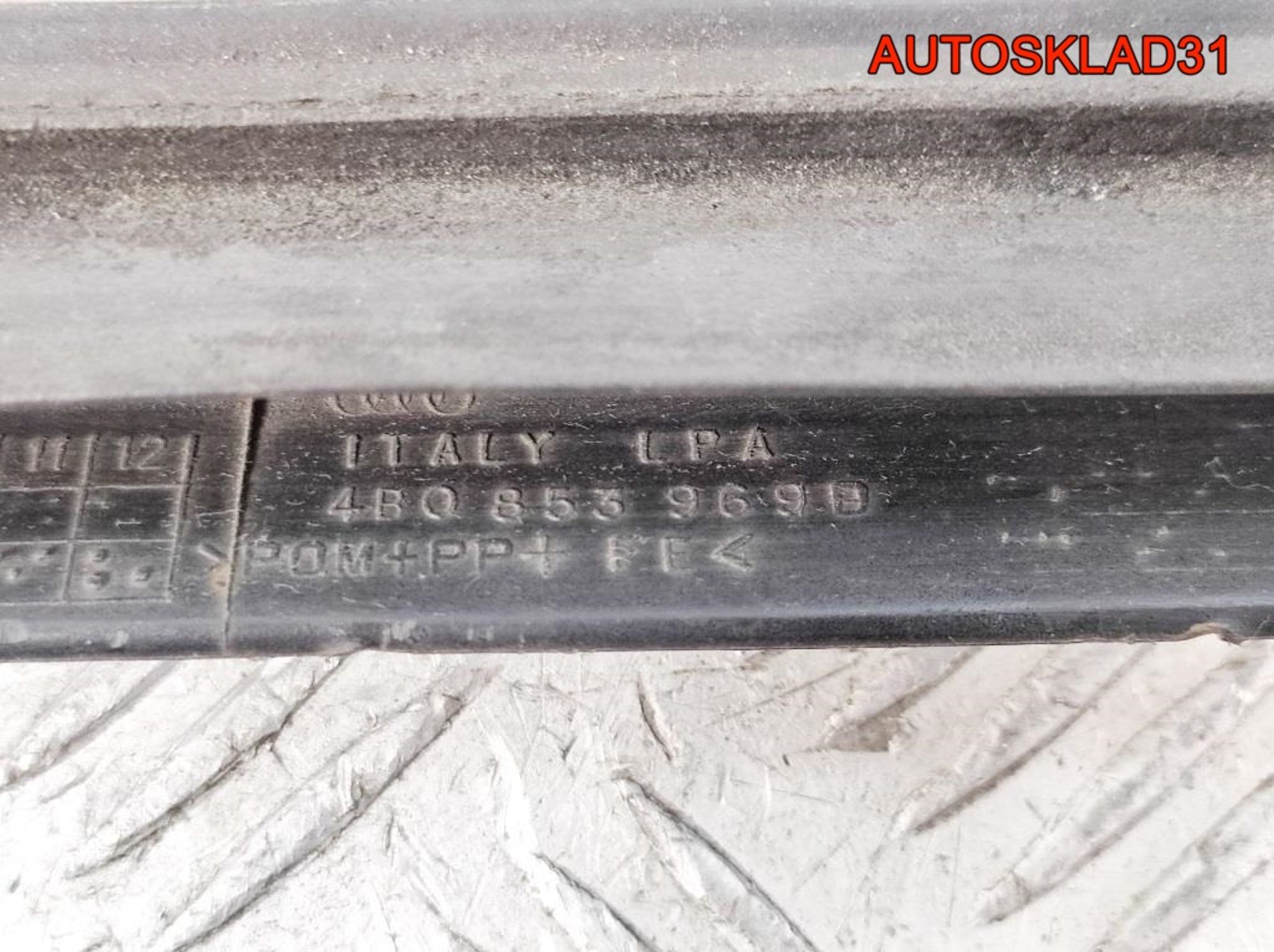 Молдинг задней левой двери Audi A6 C5  4B0853969D, 2000 рублей, Дубовое