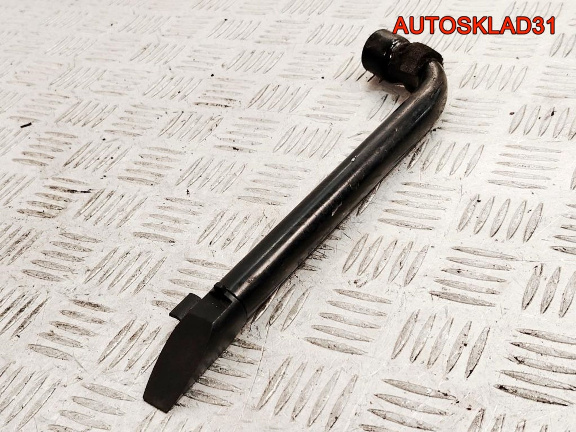 Ключ баллонный Ford Fiesta 5 1X4A17032AC, 1000 рублей, Дубовое