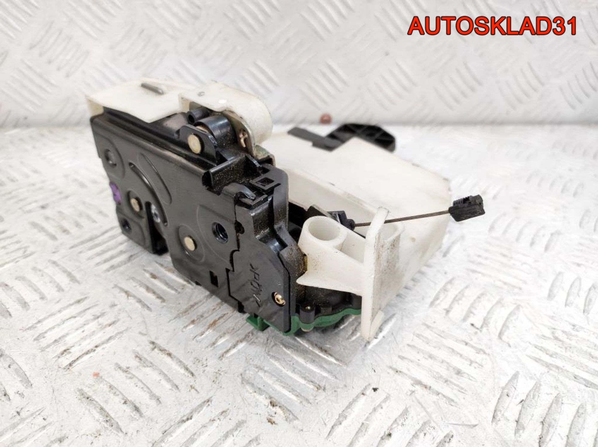 Замок двери передней левой VW Passat B5 3B1837015Q, 3200 рублей, Дубовое