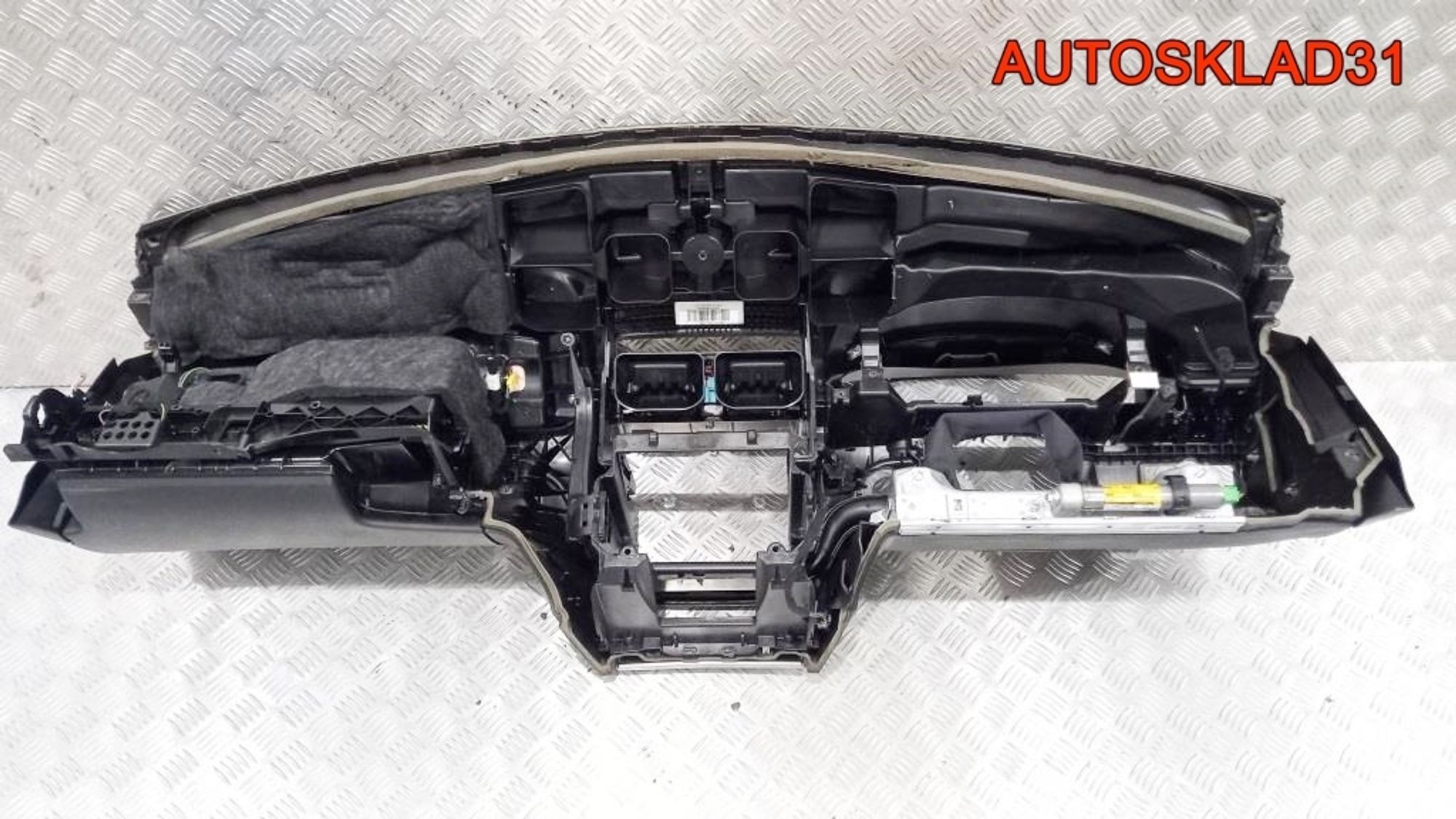 Торпедо Голое Mercedes-Benz W204 A2046803787, 28000 рублей, Дубовое