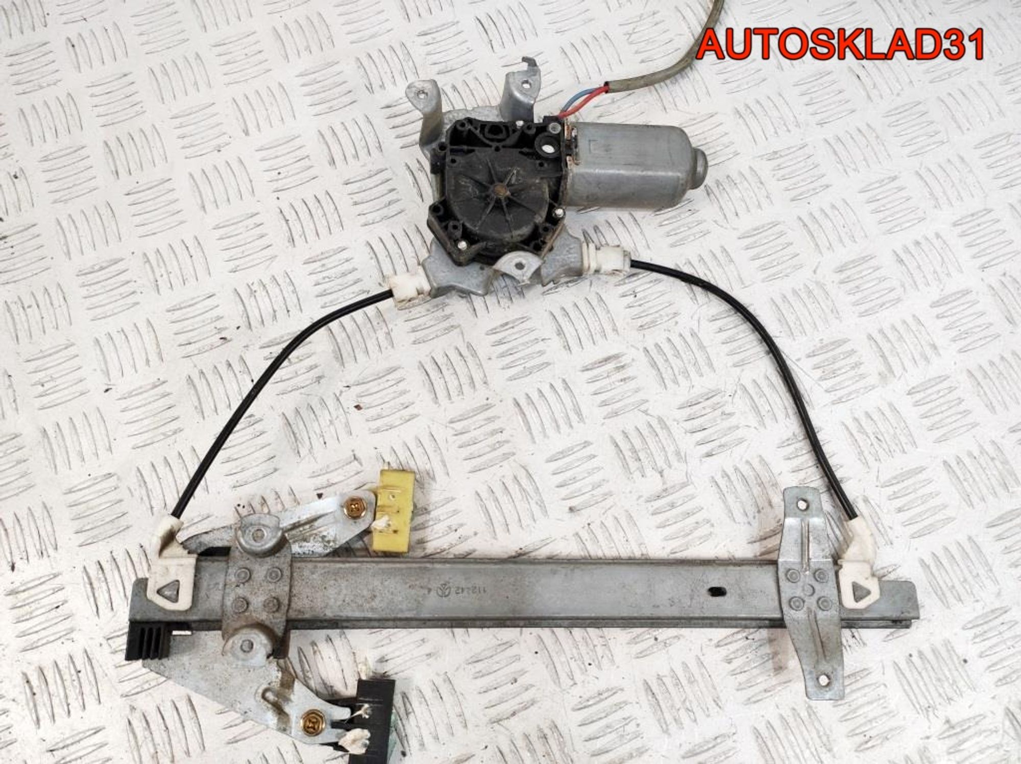 Стеклоподъемник задний правый Nissan Primera P11 827009F500, 2000 рублей, Дубовое