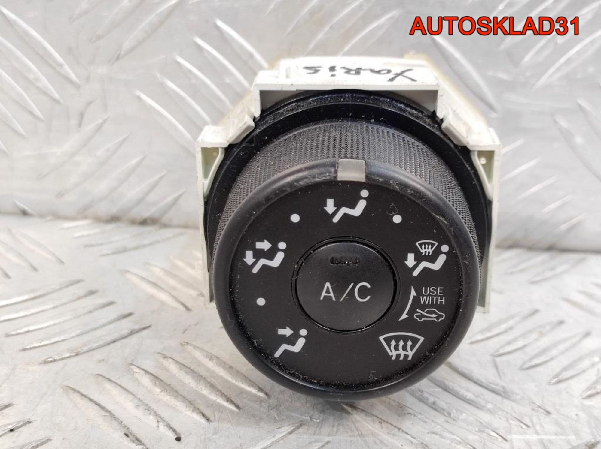 Переключатель отопителя Toyota Yaris 2 559010D010, 500 рублей, Дубовое