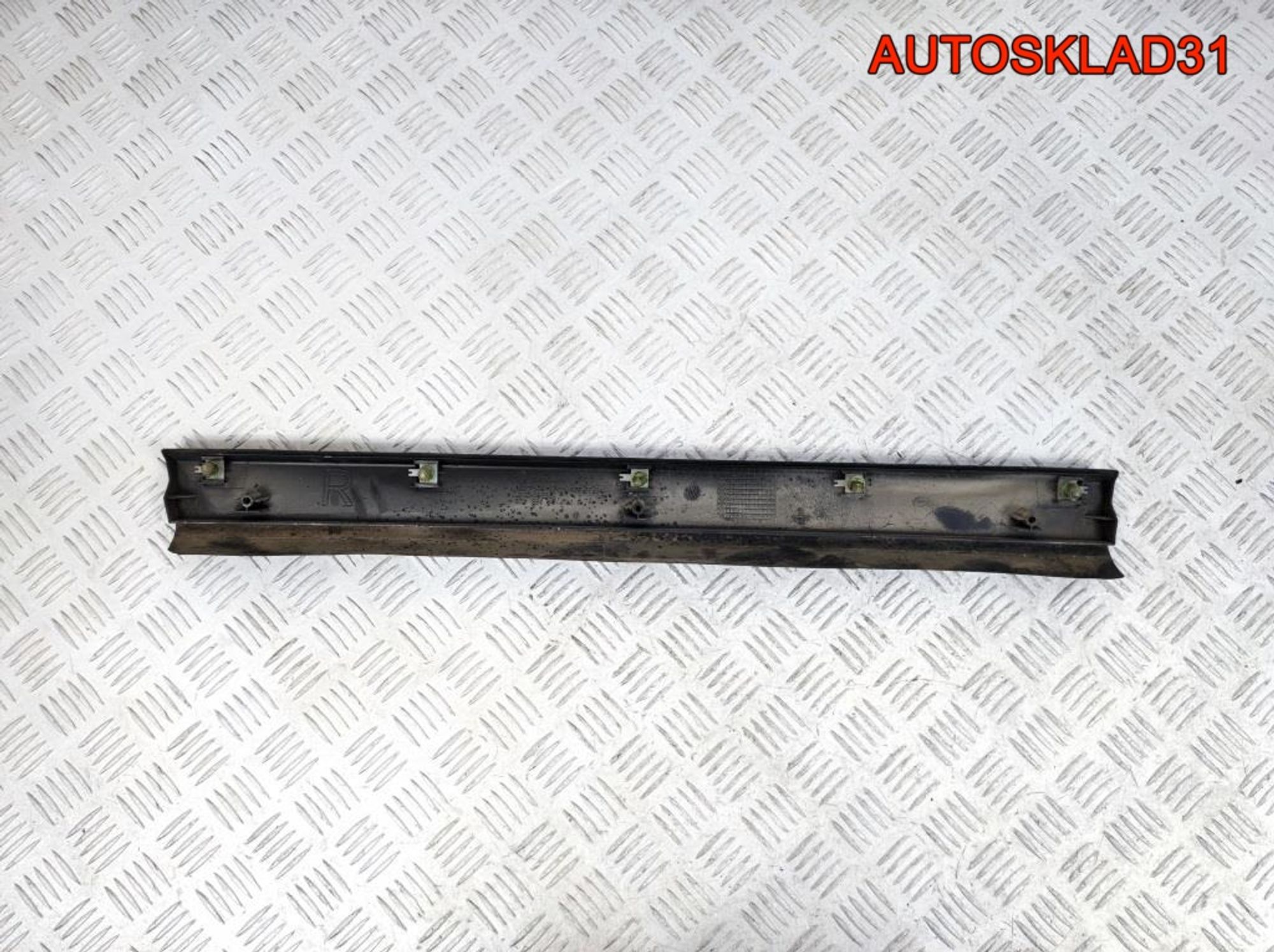 Молдинг задней правой двери VW Passat B5 3B0854950, 900 рублей, Дубовое