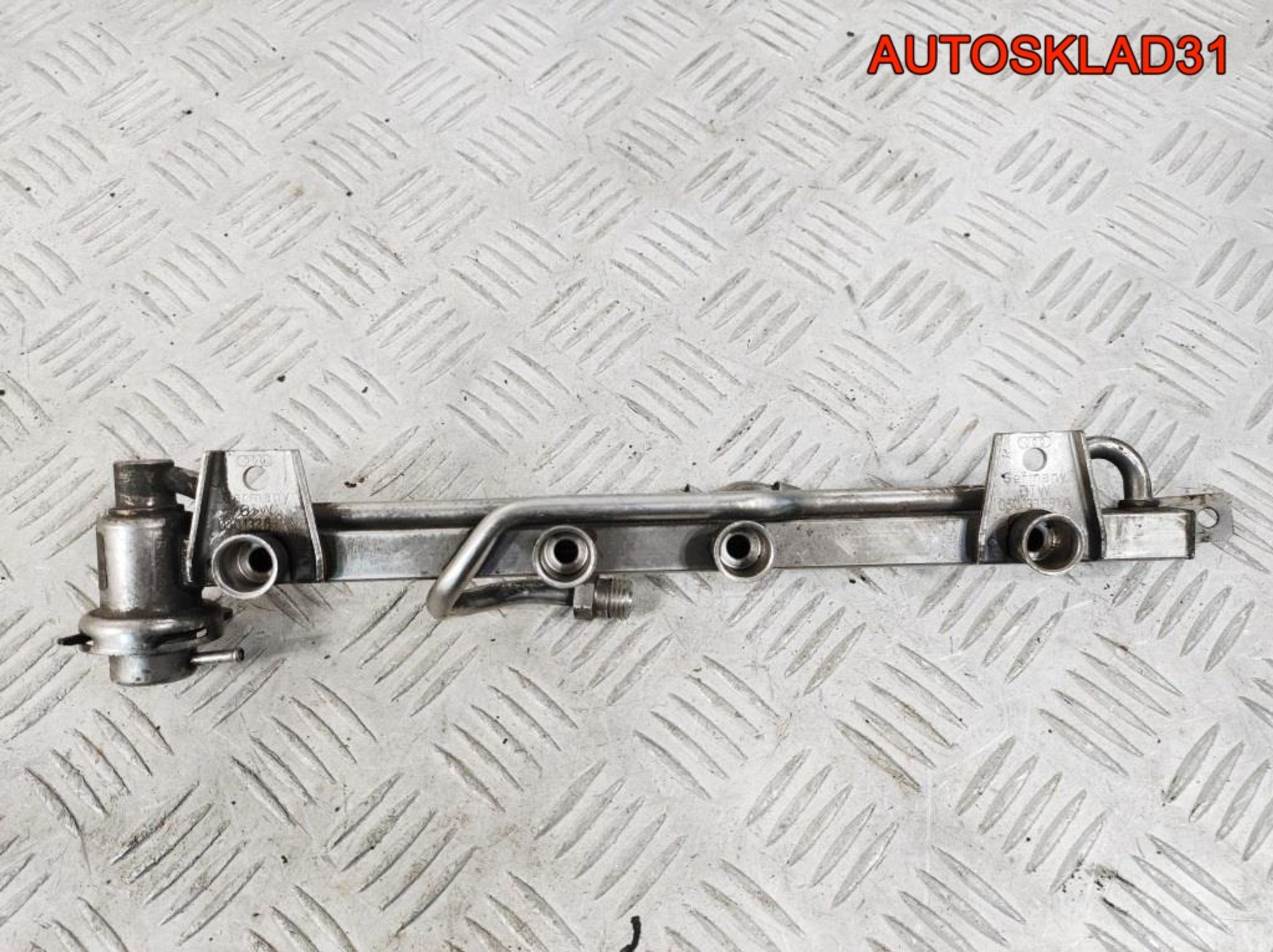 Рейка топливная VW Passat B5 1,6 AHL 
050133681A, 900 рублей, Дубовое
