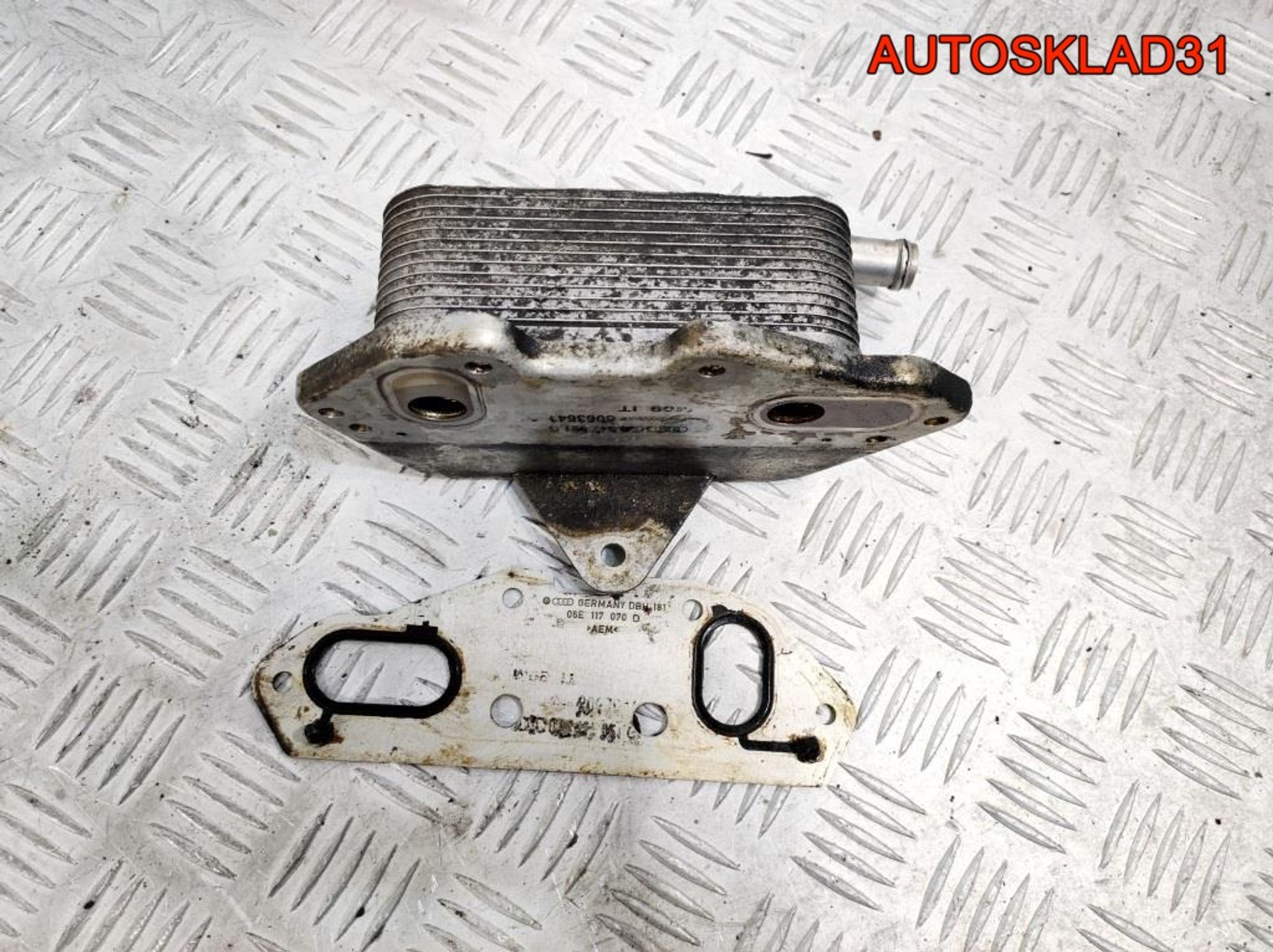 Теплообменник Audi A6 C6 2.4 BDW 06E117021G, 1400 рублей, Дубовое