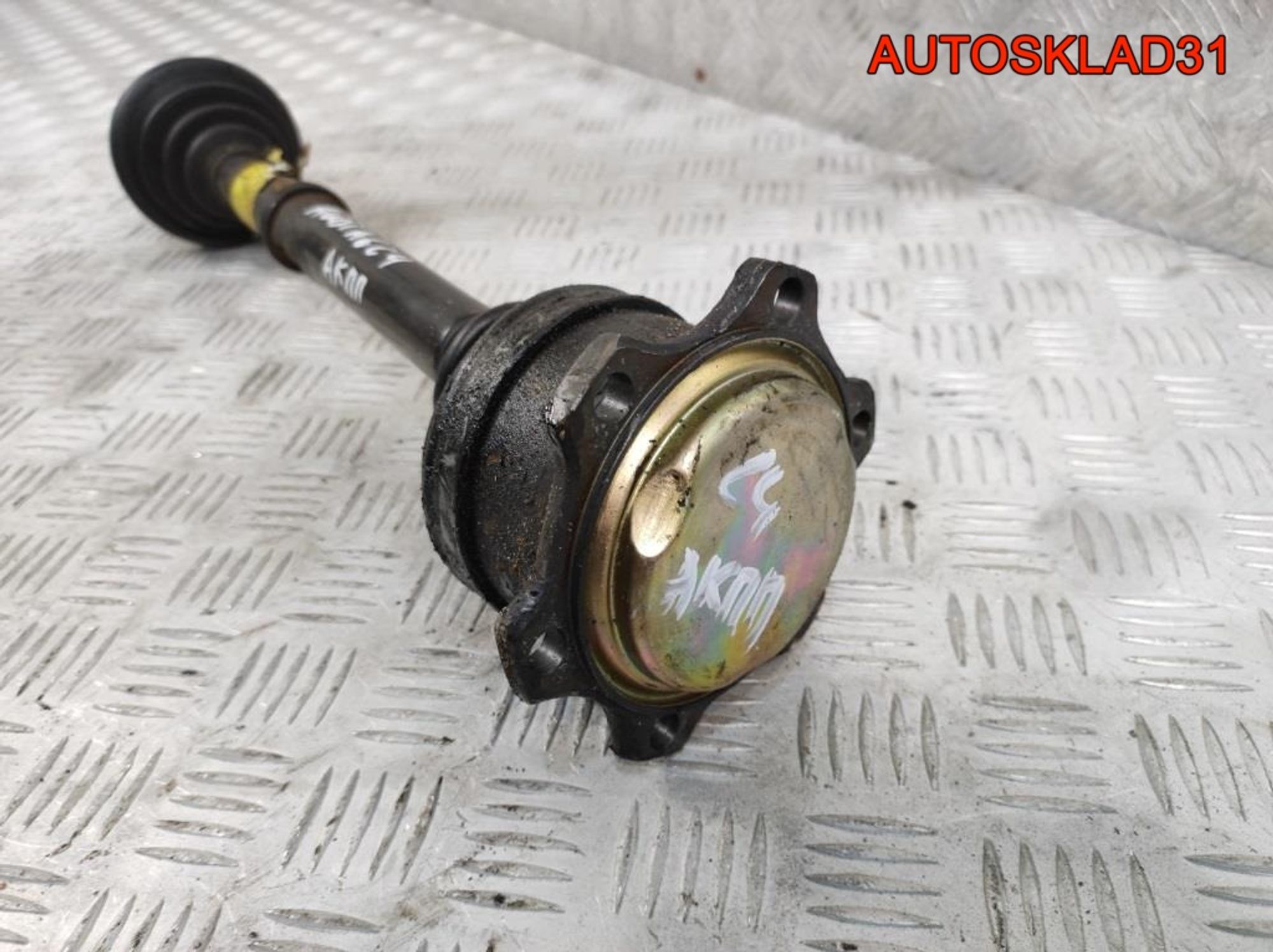 Полуось передняя левая АКПП Audi A6 C4 4A0407271DA, 2300 рублей, Дубовое