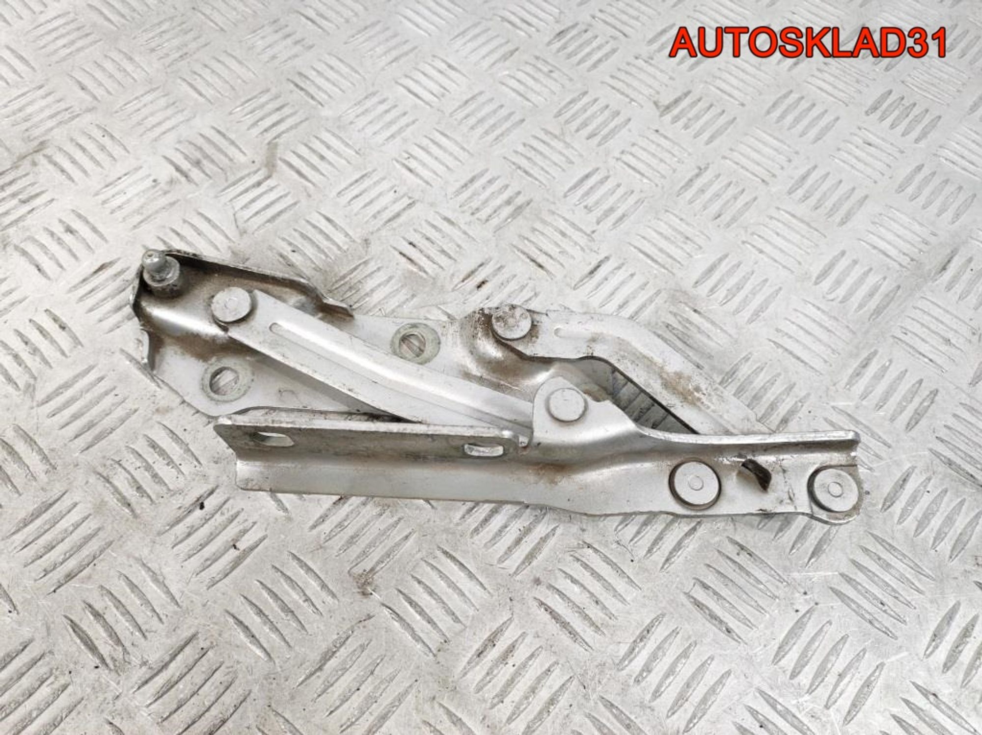 Петля капота левая Opel Vectra B 90508955, 900 рублей, Дубовое