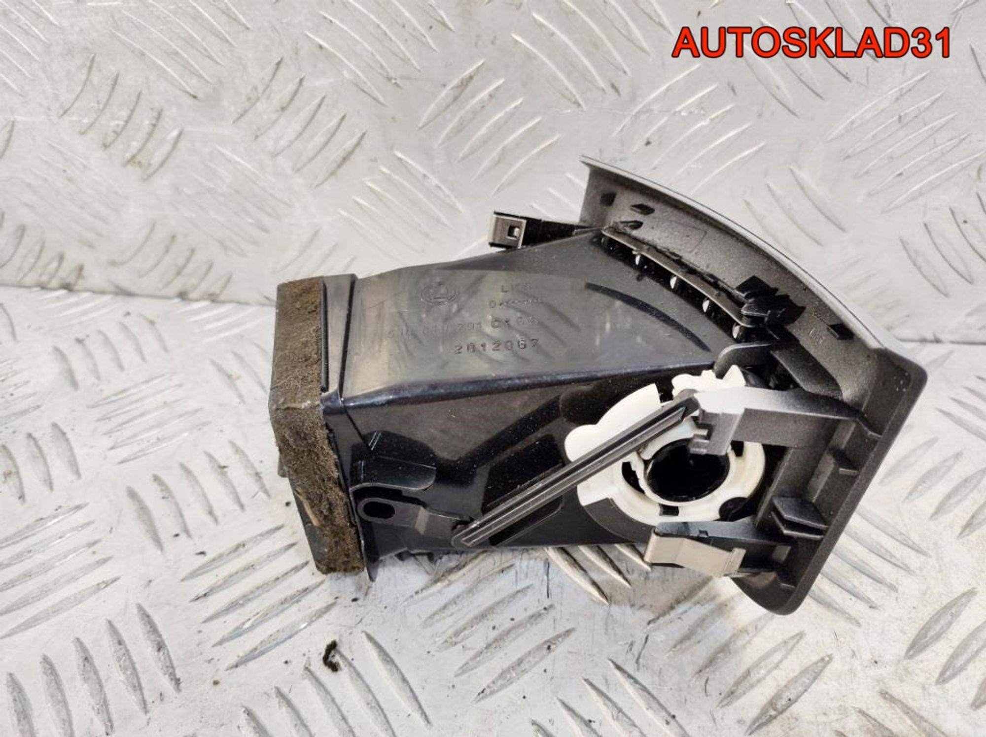 Дефлектор воздушный левый Skoda Fabia 2 5J0819701, 900 рублей, Дубовое