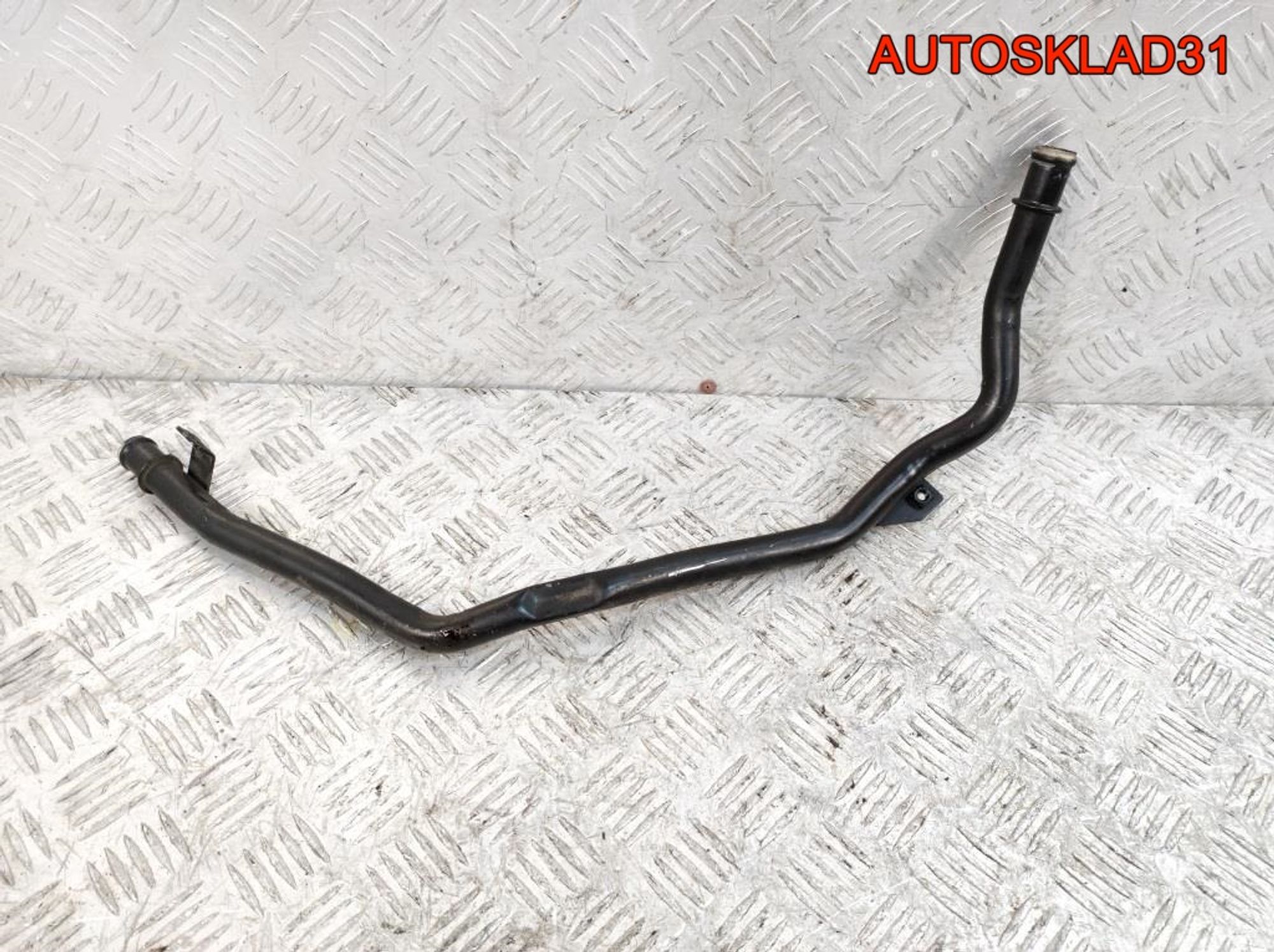 Трубка охлаждающей жидкости VW Passat B6 2,0 Дизель 5N0121070F, 600 рублей, Дубовое