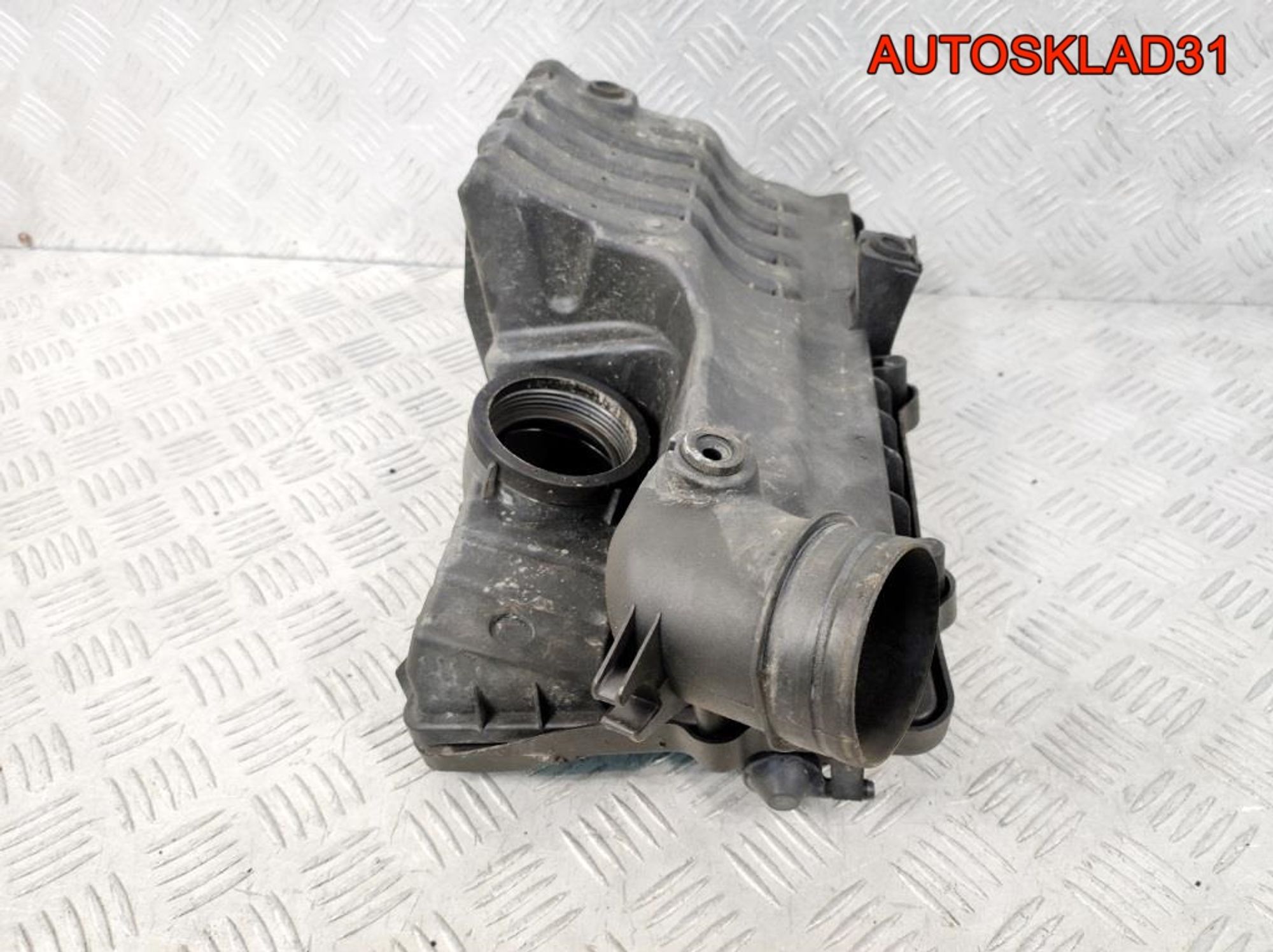 Корпус воздушного фильтра VW Polo BUD 036129611CD, 1400 рублей, Дубовое