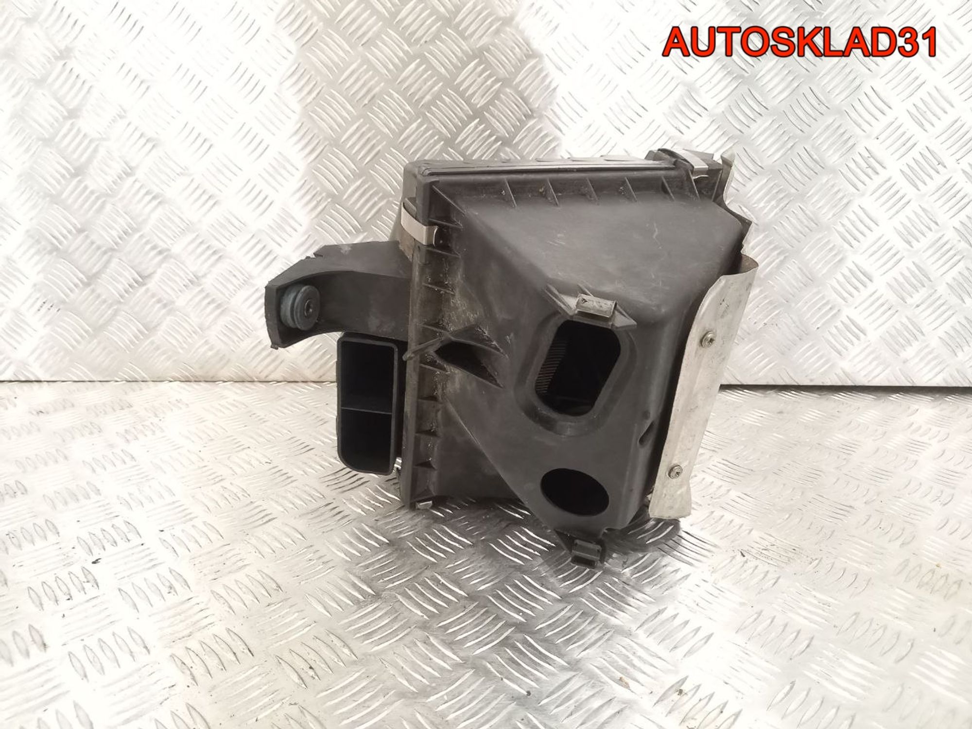 Корпус воздушного фильтра Audi A4 B5 058133837E, 2300 рублей, Дубовое