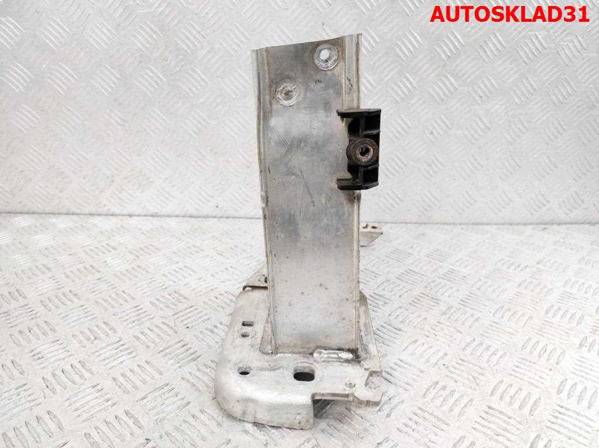 Кронштейн усилителя переднего бампера левый Audi A6 C7 4G 4G0807133F, 3000 рублей, Дубовое