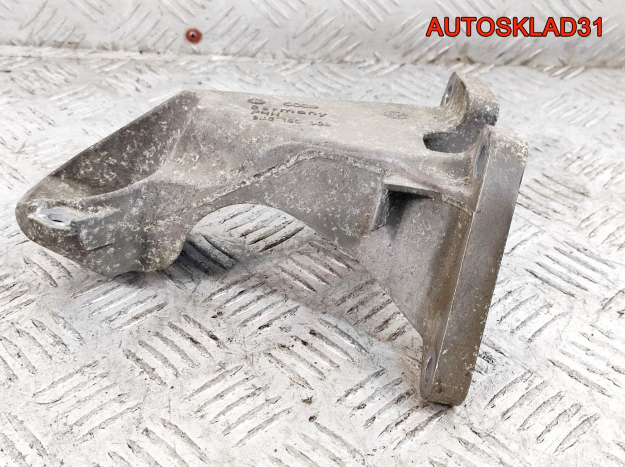 Кронштейн двигателя VW Passat B5 2,3 AGZ 3B0199308, 1200 рублей, Дубовое