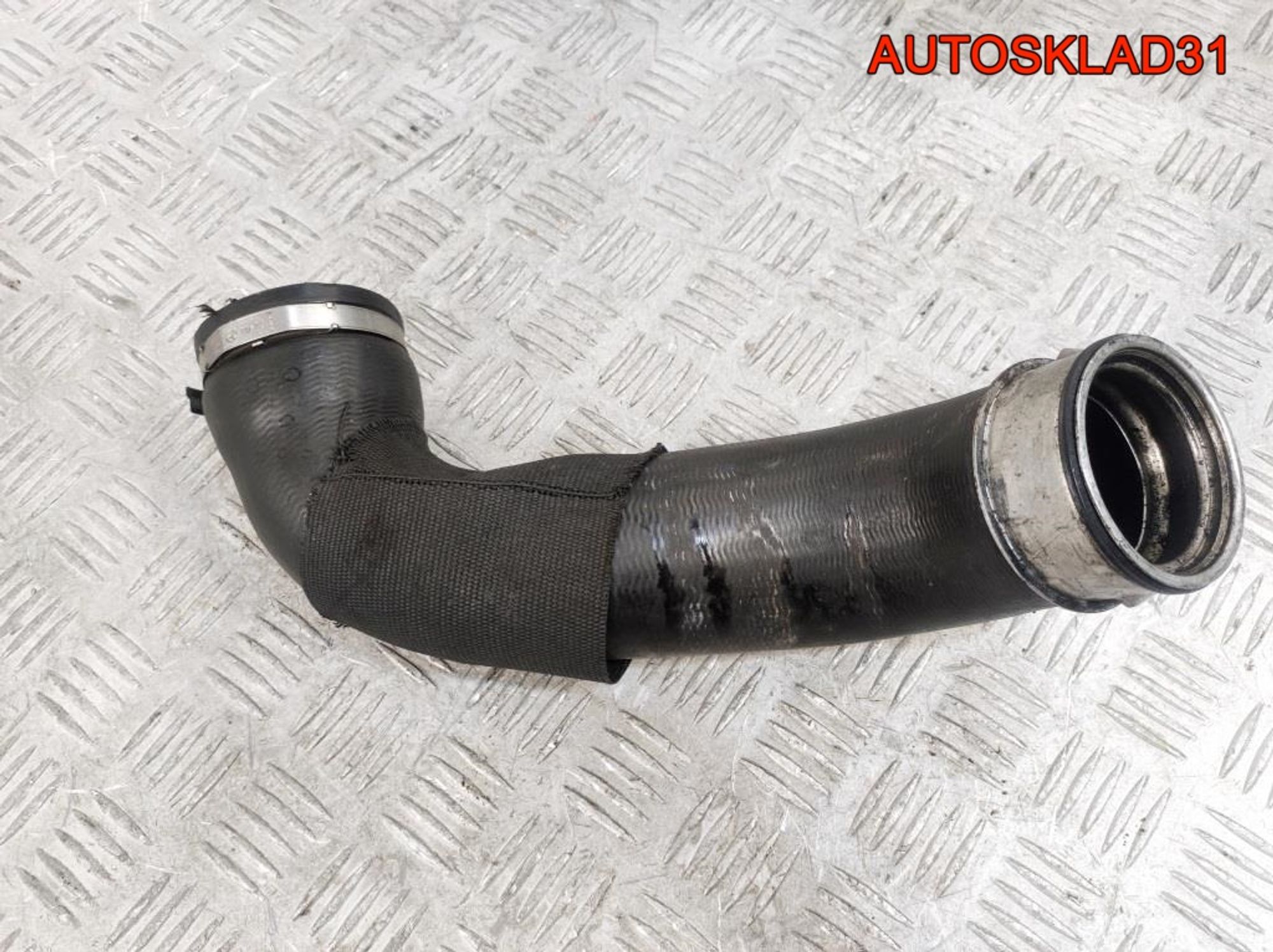 Патрубок интеркулера левый Mercedes Benz W211 A2115282982, 2000 рублей, Дубовое