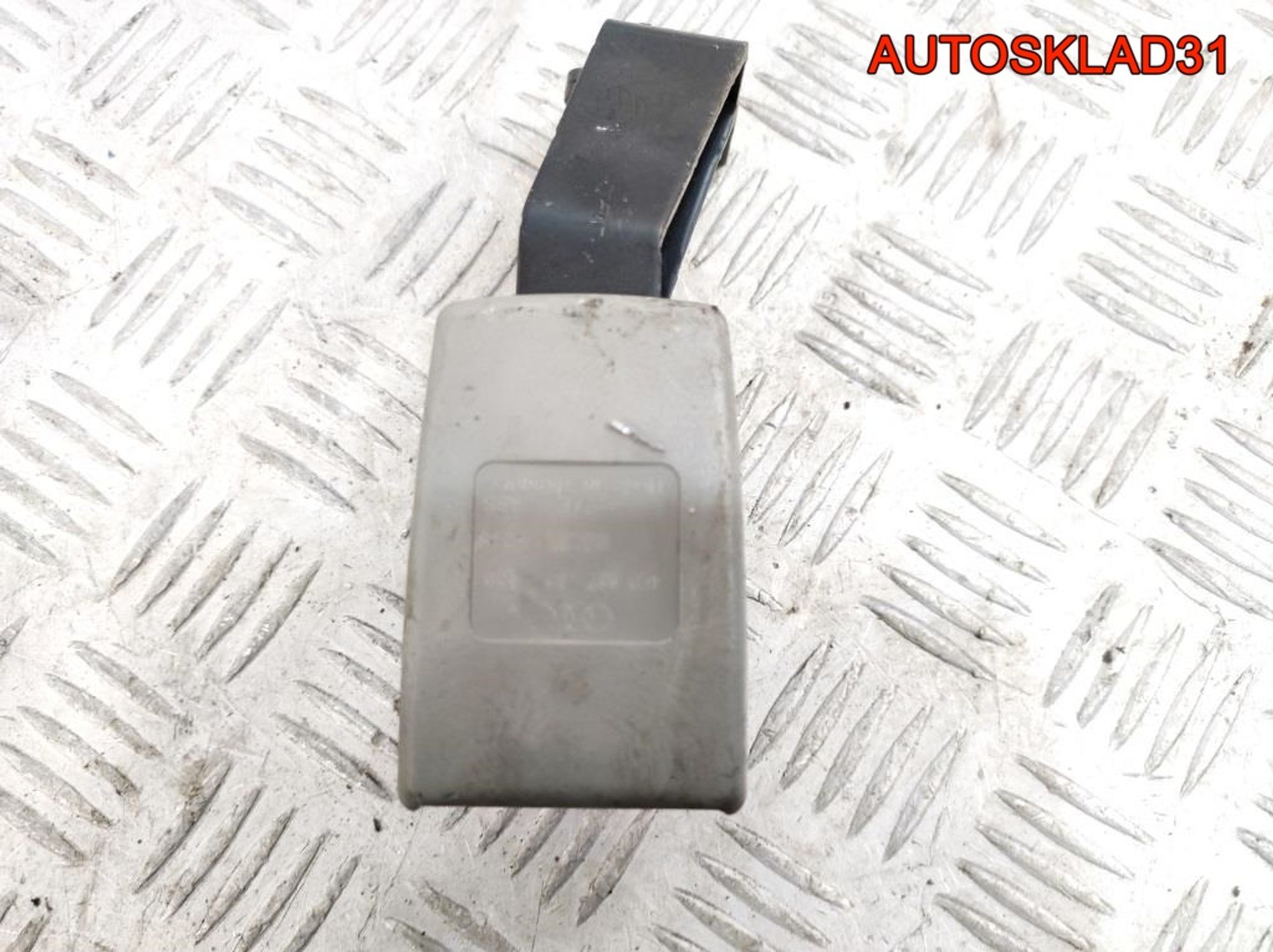 Ответная часть ремня безопасности Audi A8 D3 4E0857739A, 500 рублей, Дубовое