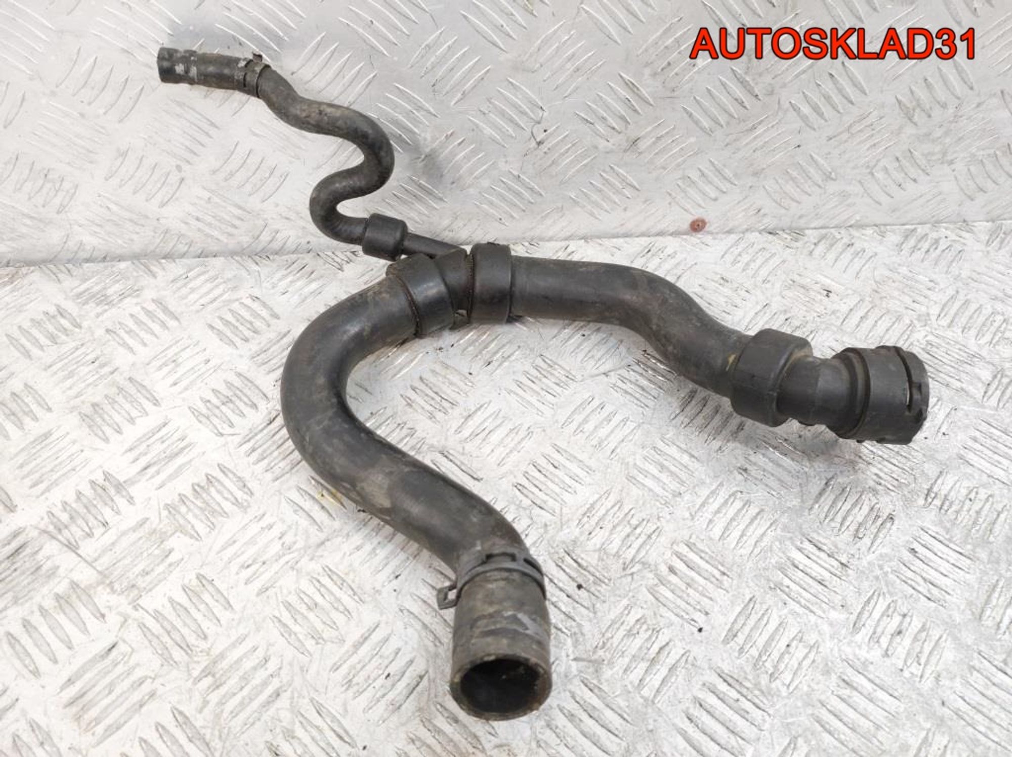 Патрубок радиатора Audi A6 C5 2,5 Дизель 4B0121101T, 2000 рублей, Дубовое