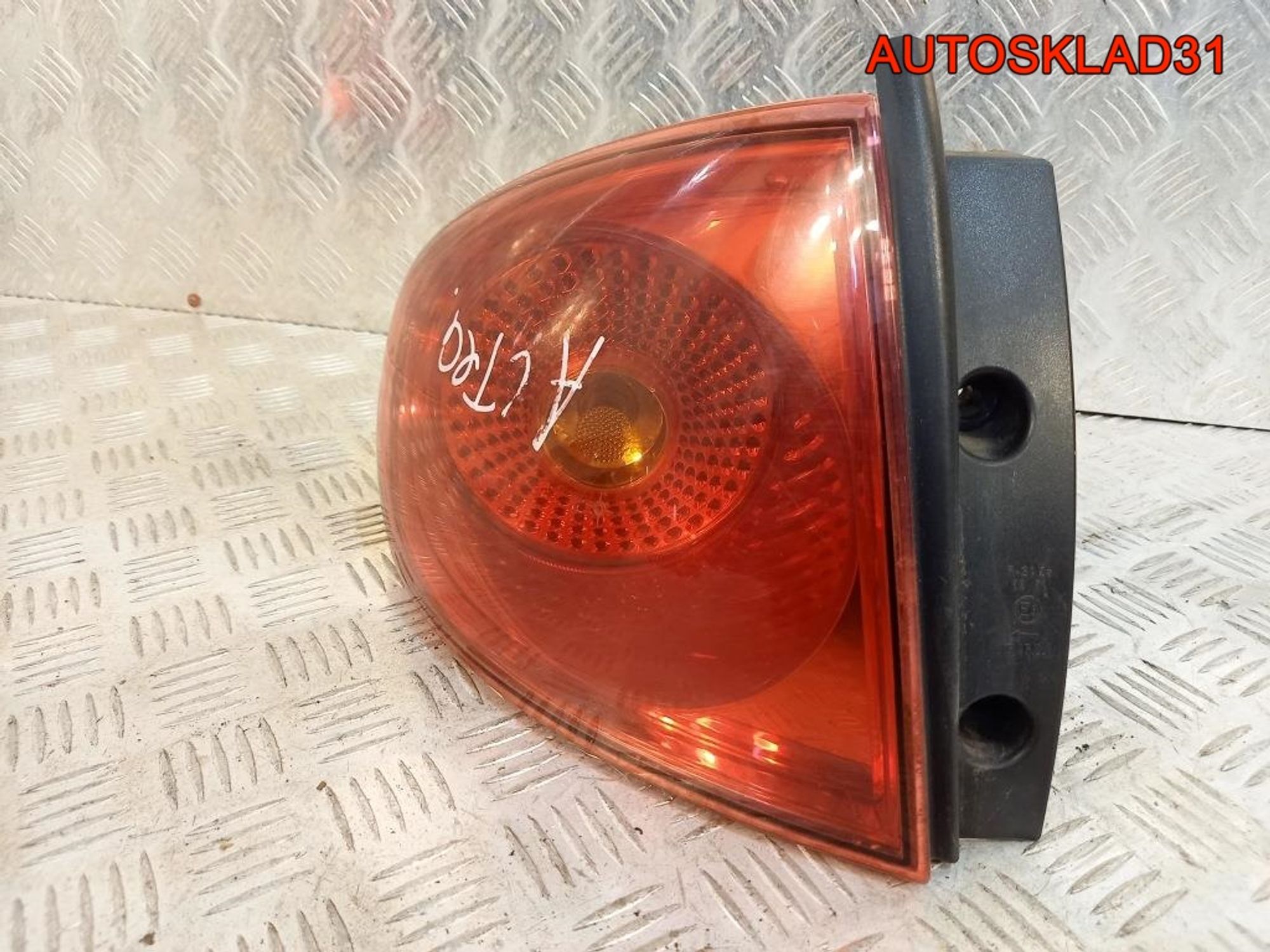 Фонарь задний левый Seat Altea 5P0945111, 2500 рублей, Дубовое