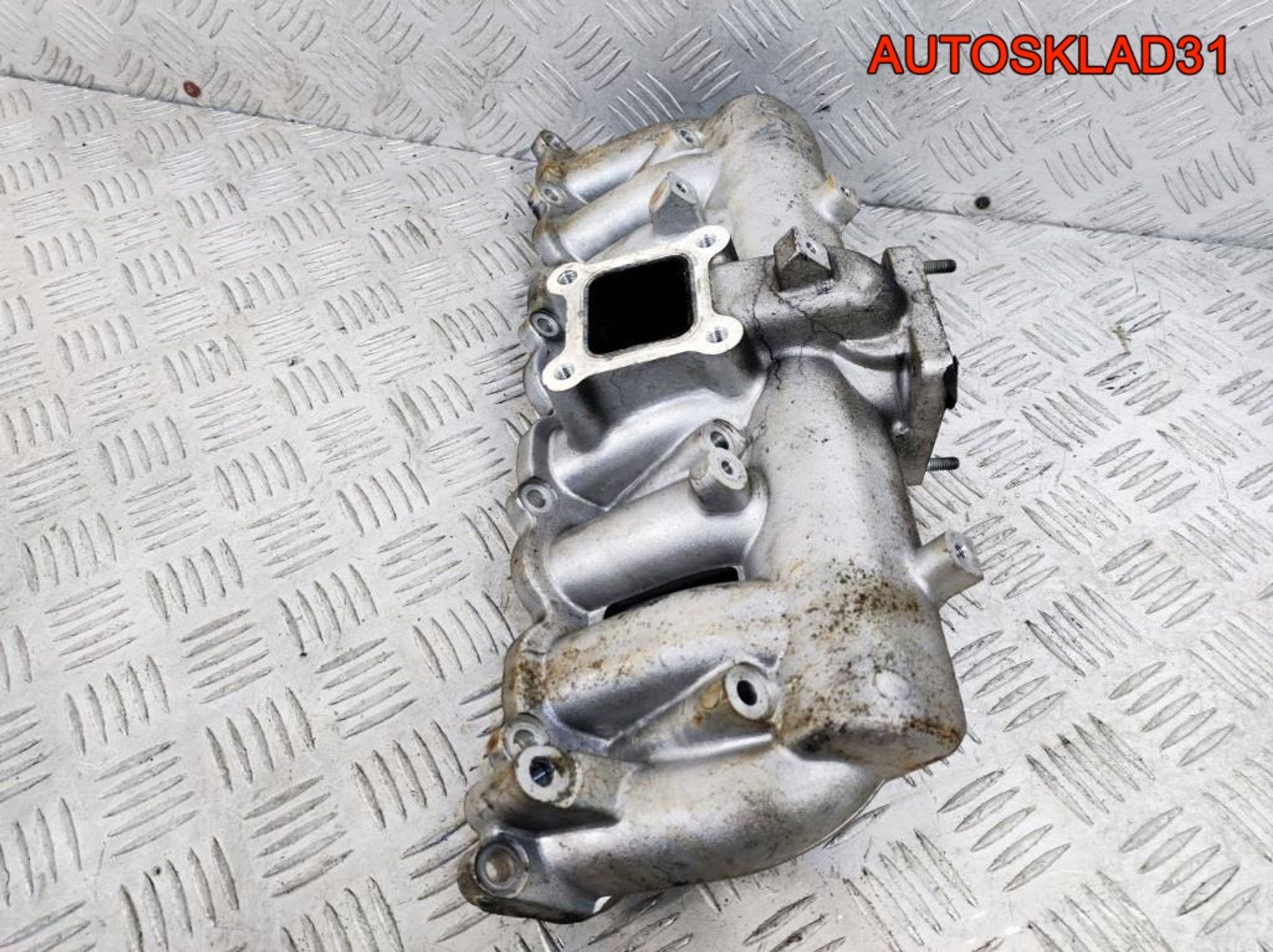 Коллектор впускной Hyundai H 1 2.5 D4CB 283104A002, 2500 рублей, Дубовое