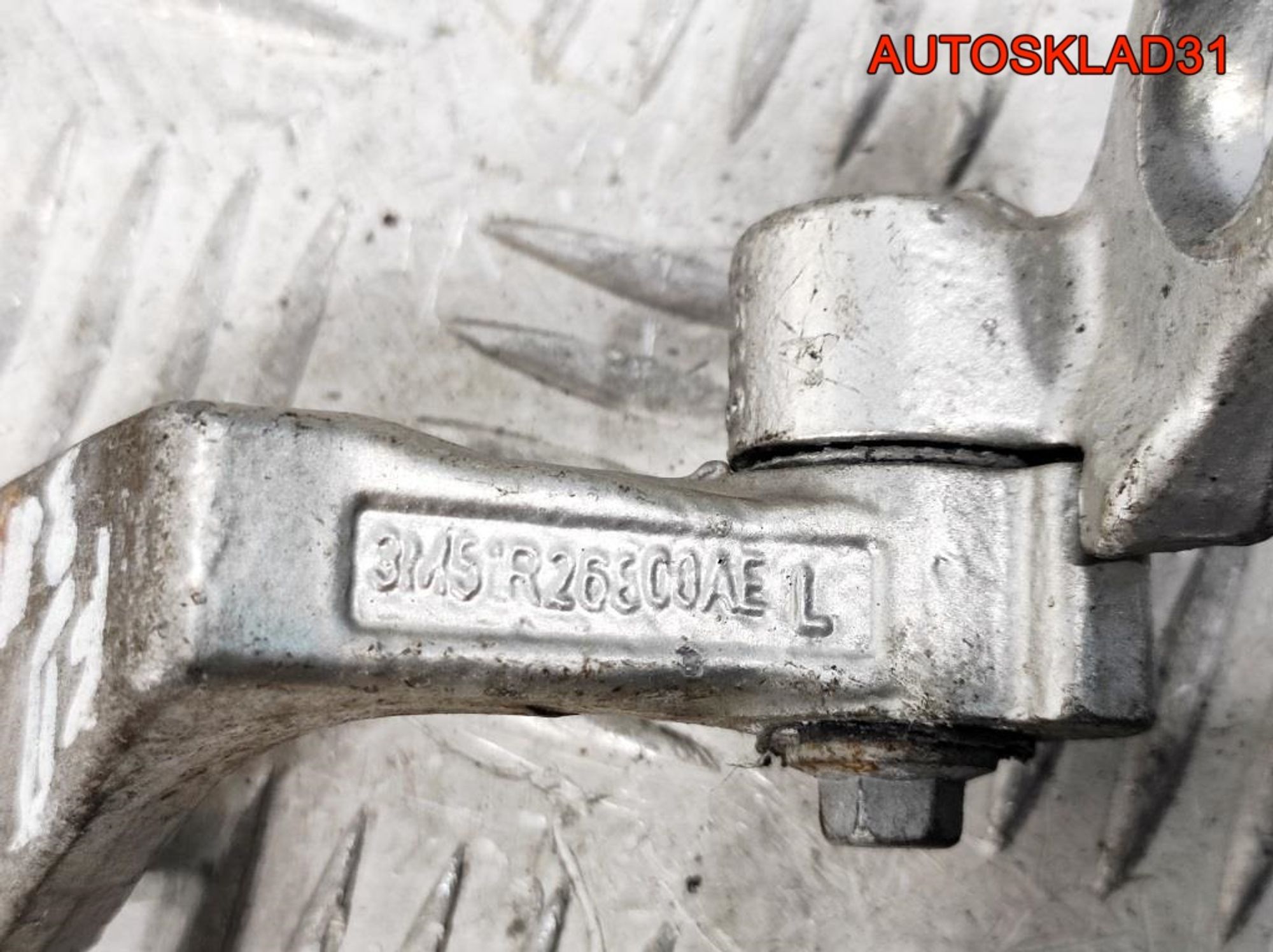 Петля двери задней правой верхняя Ford Focus 2, 900 рублей, Дубовое