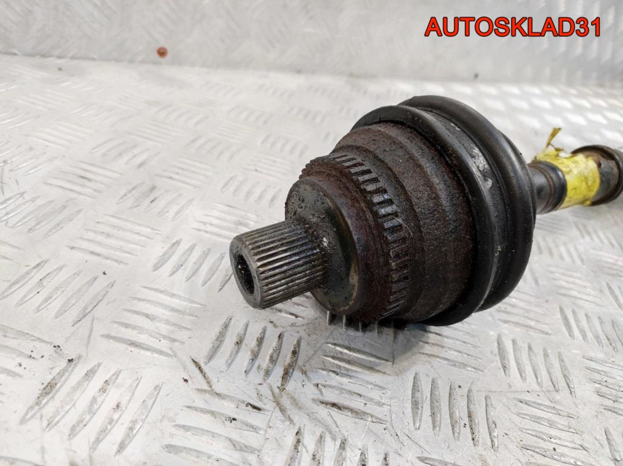 Полуось передняя левая АКПП Audi A6 C4 4A0407271DA, 2300 рублей, Дубовое