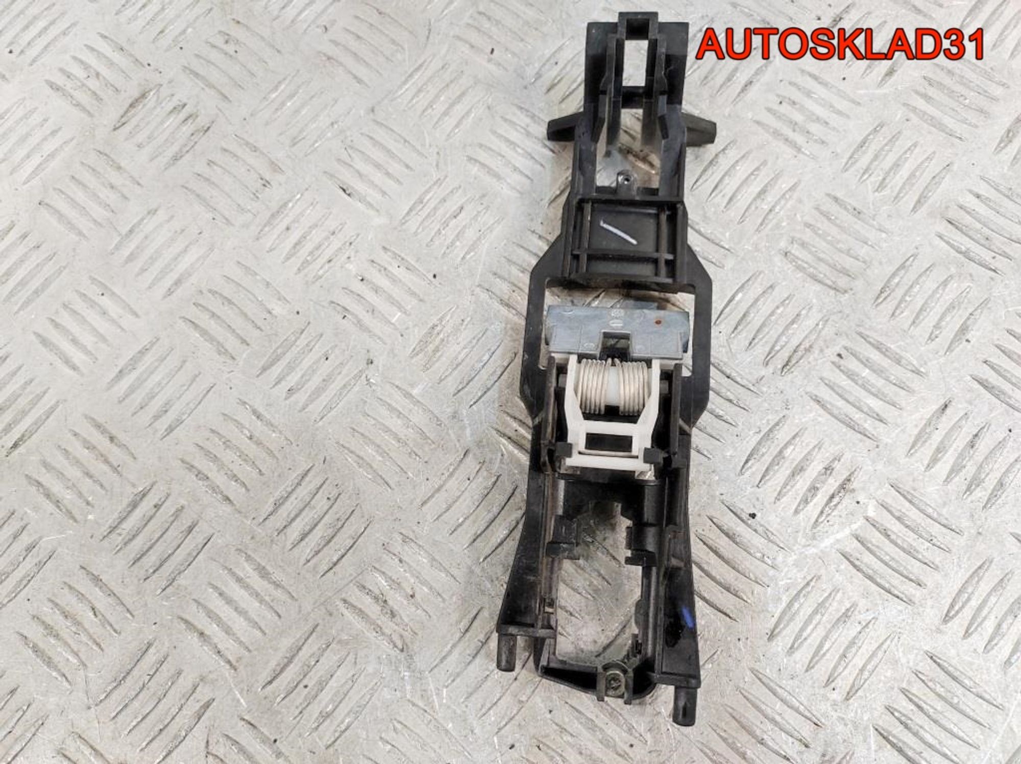 Кронштейн ручки передней правой Mercedes W211, 500 рублей, Дубовое