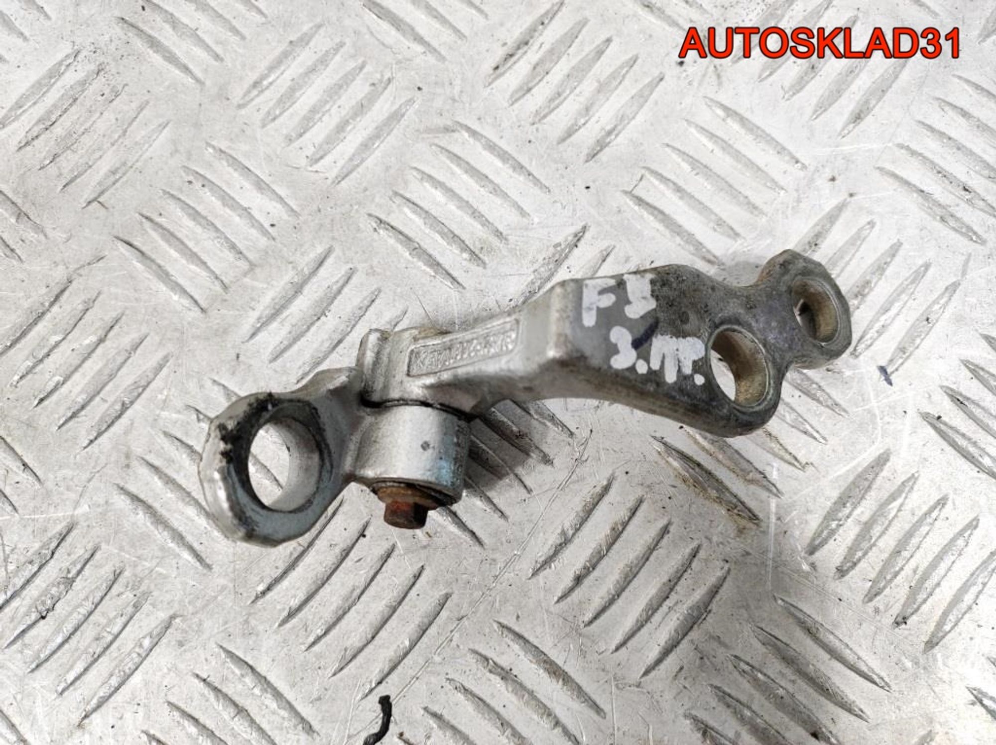 Петля двери задней правой нижняя Ford Focus 2, 900 рублей, Дубовое